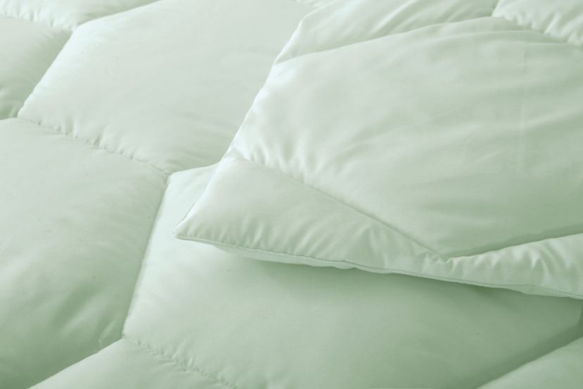 Better Style Home Microfiber Honeycomb Comforter Sets King Size in Dewkist