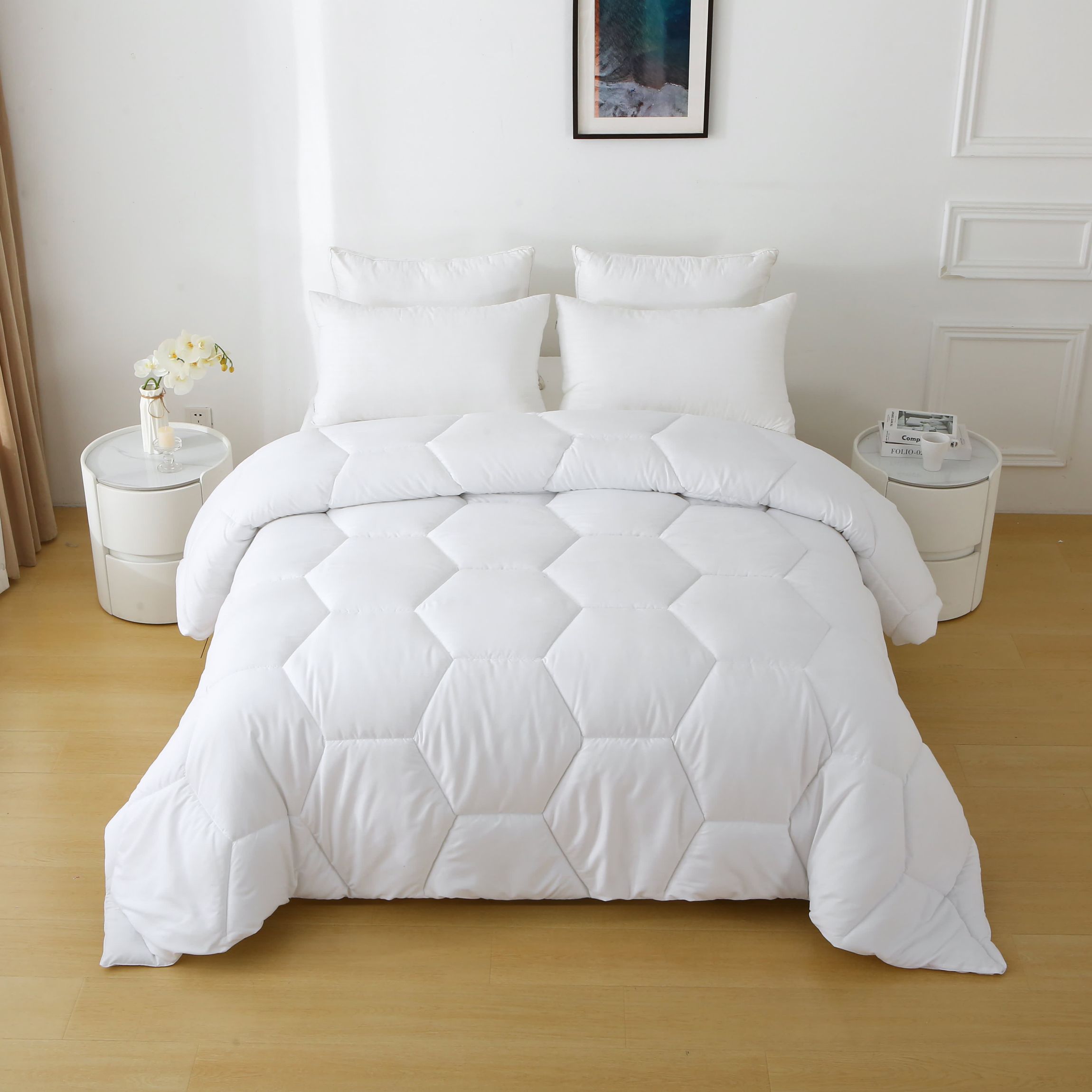 Better Style Home Microfiber Winter Comforter Insert Twin Size in White