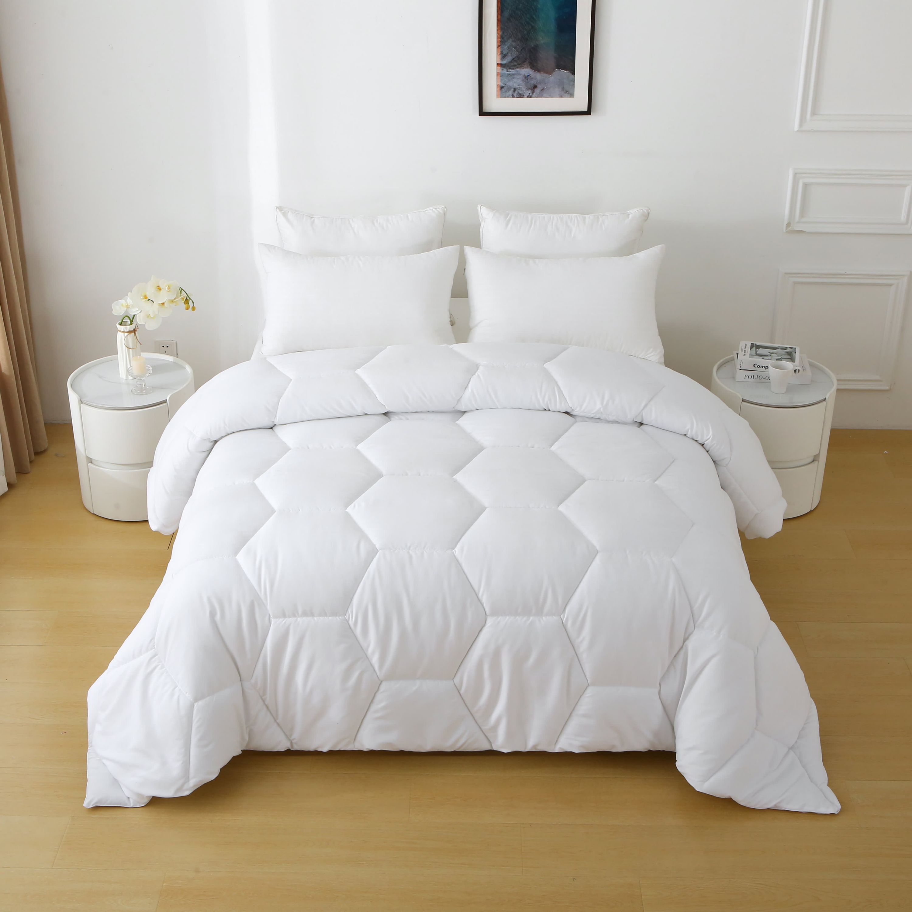 Better Style Home Microfiber Winter Comforter Insert Twin Size in White