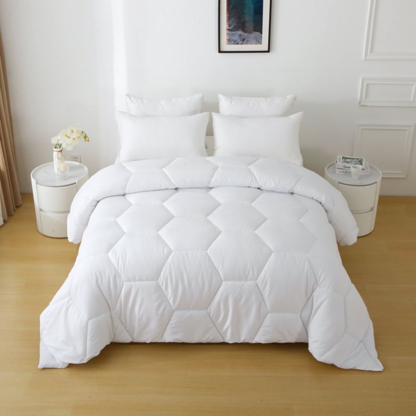 Better Style Home Microfiber Winter Comforter Insert Twin Size in White