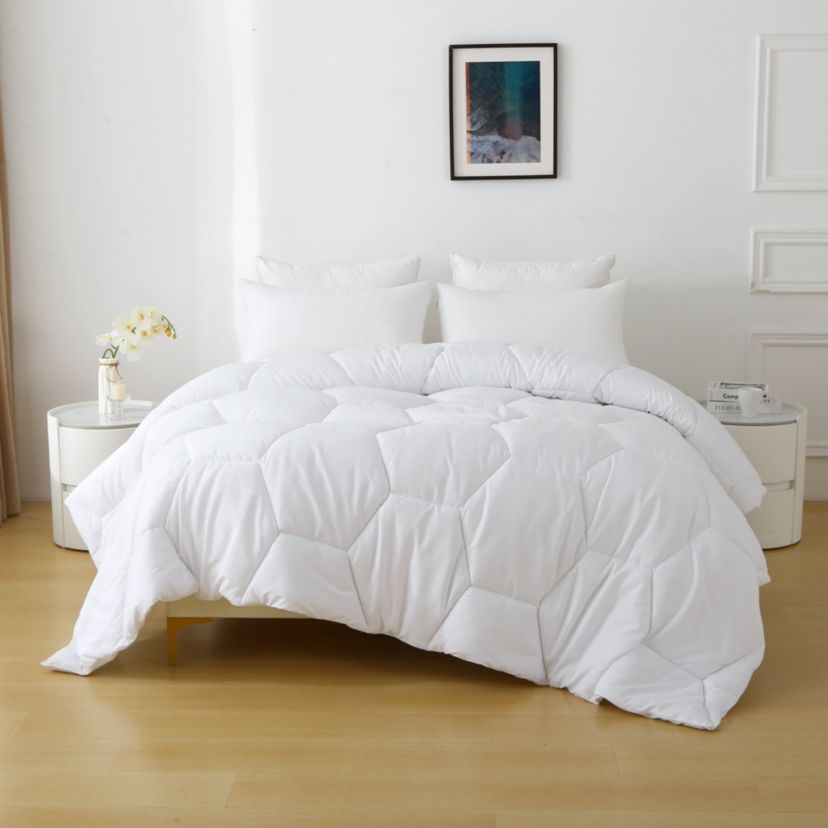 Better Style Home Microfiber Winter Comforter Insert Twin Size in White