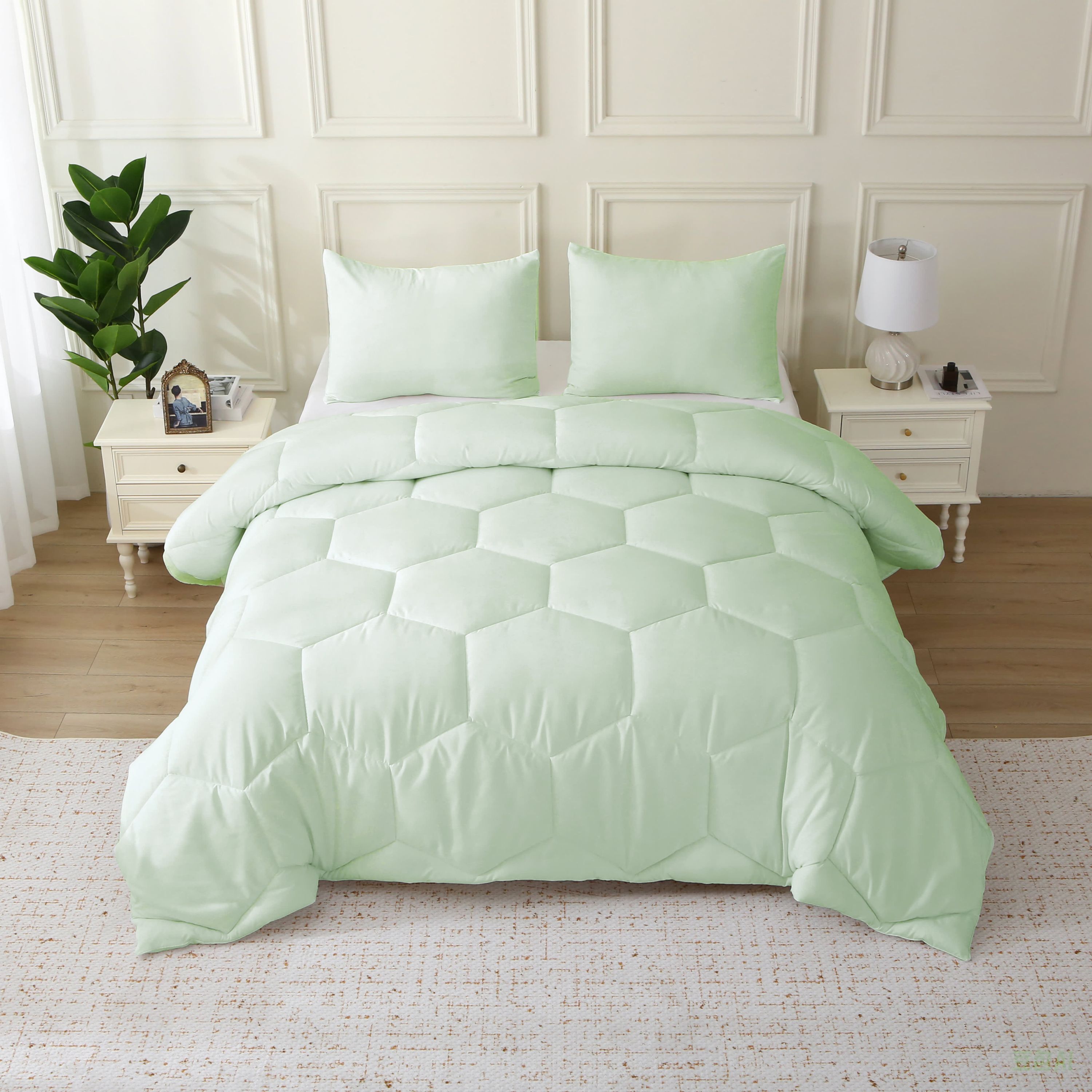 Better Style Home Oversized Microfiber Honeycomb Comforter Sets King Size in White