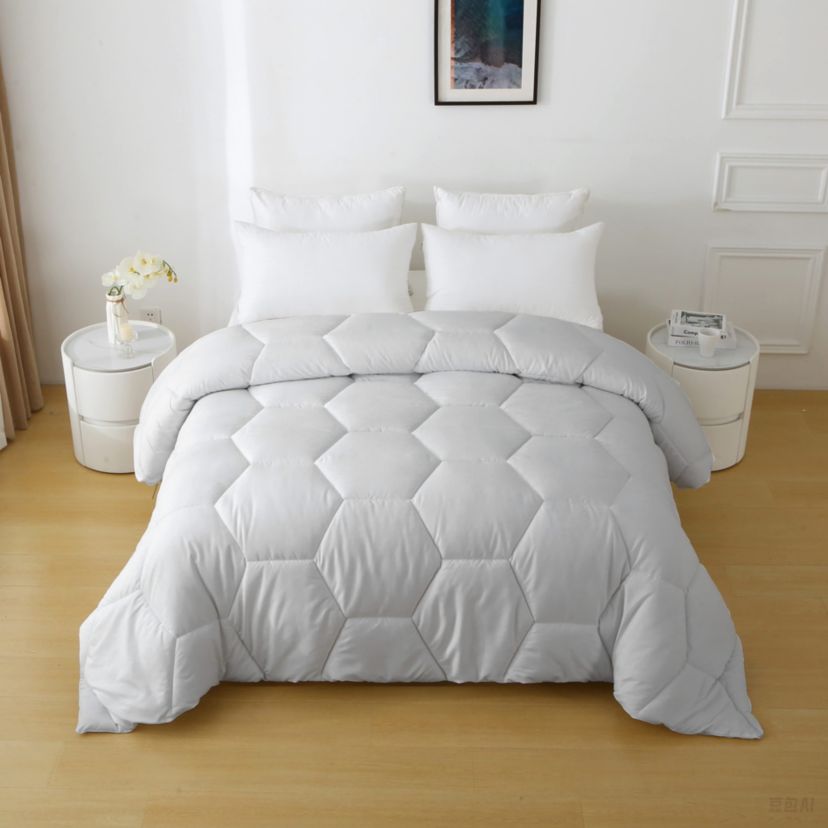 Better Style Home Oversized Microfiber Honeycomb Comforter Insert Queen Size in Dewkist
