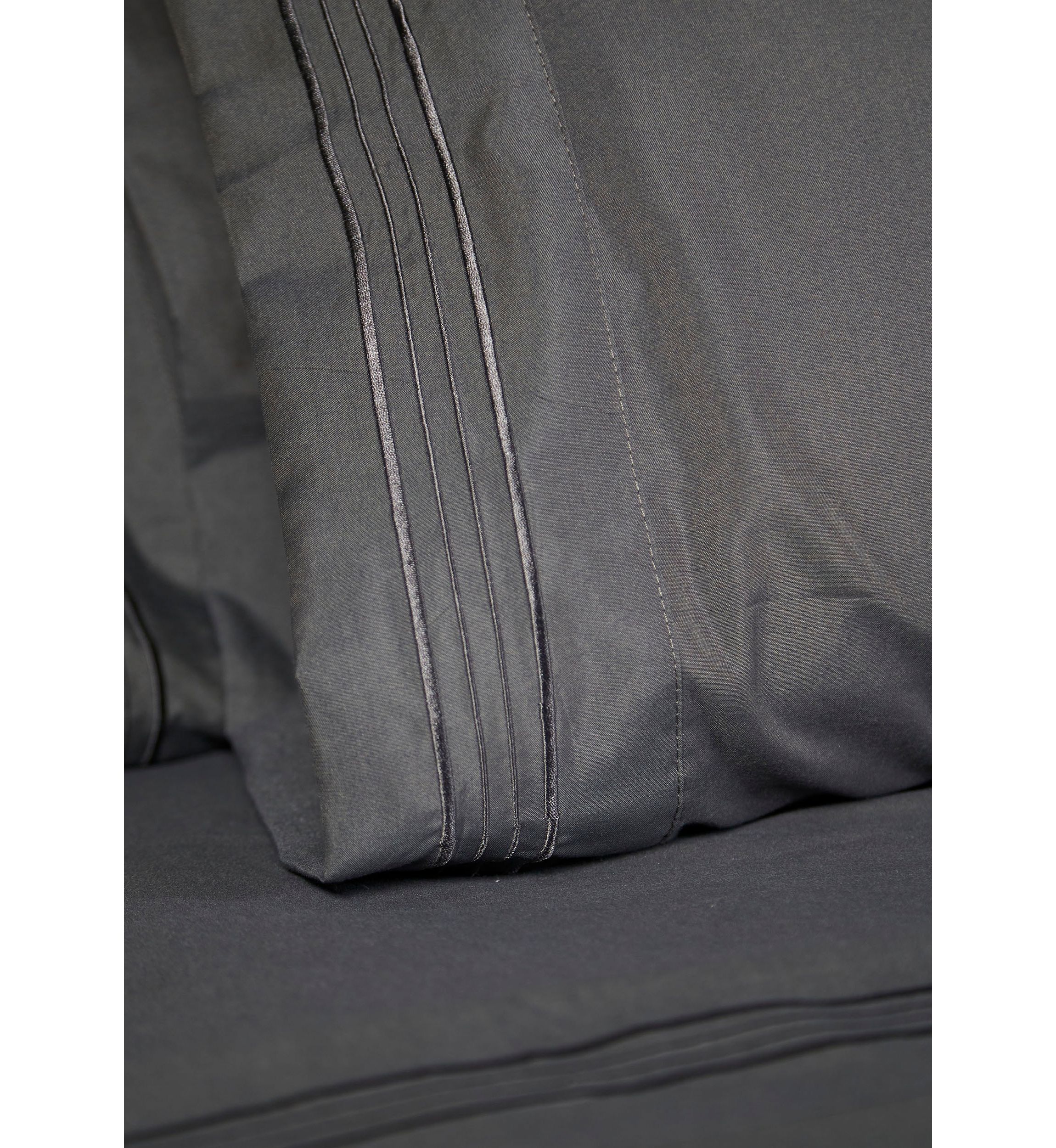 1800 Thread Count Brushed Microfiber Standard Pillowcase (2-Piece Set) with 4 Line Embroidery