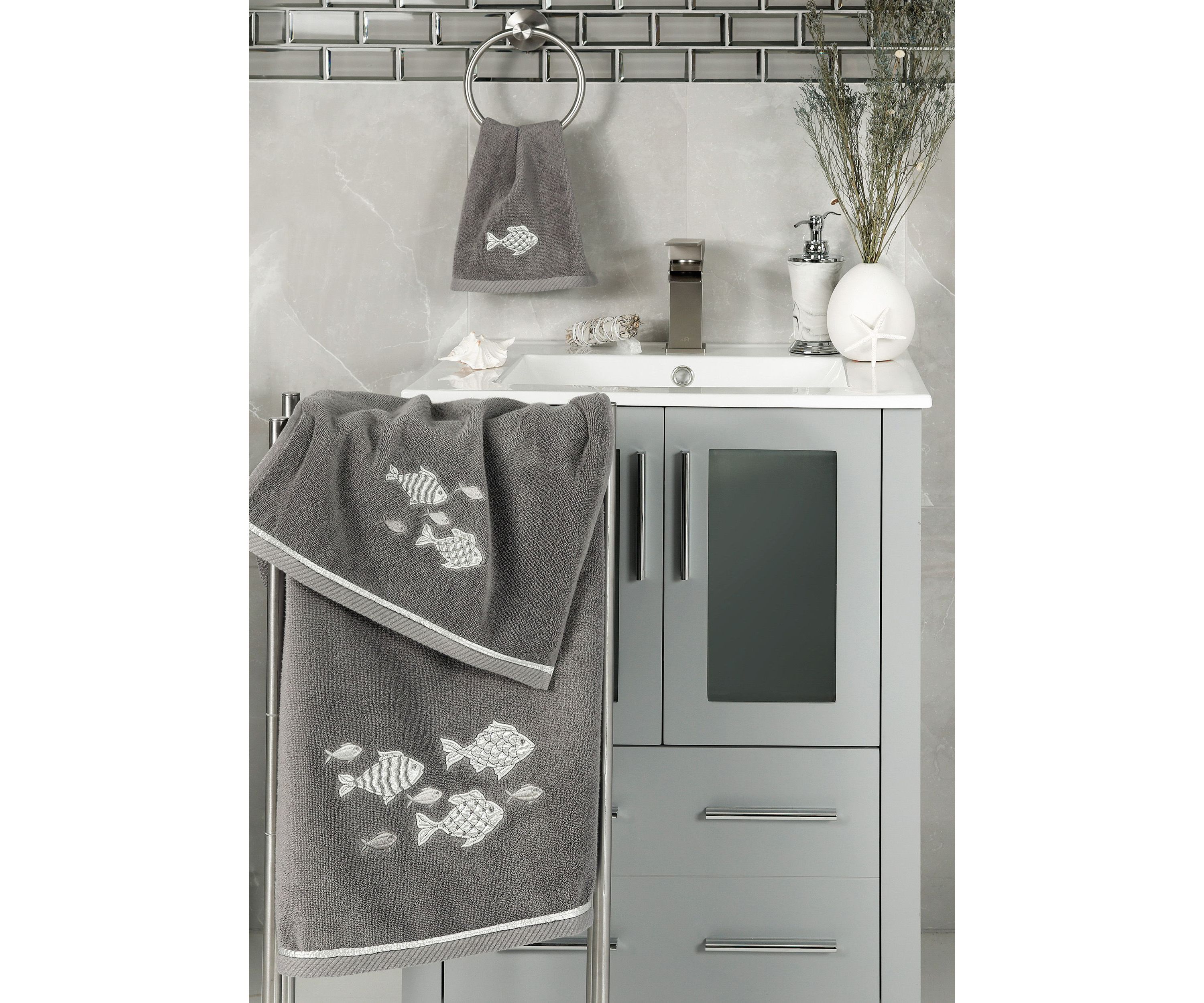 FIGI 2PC Embellished Bath Towel Set