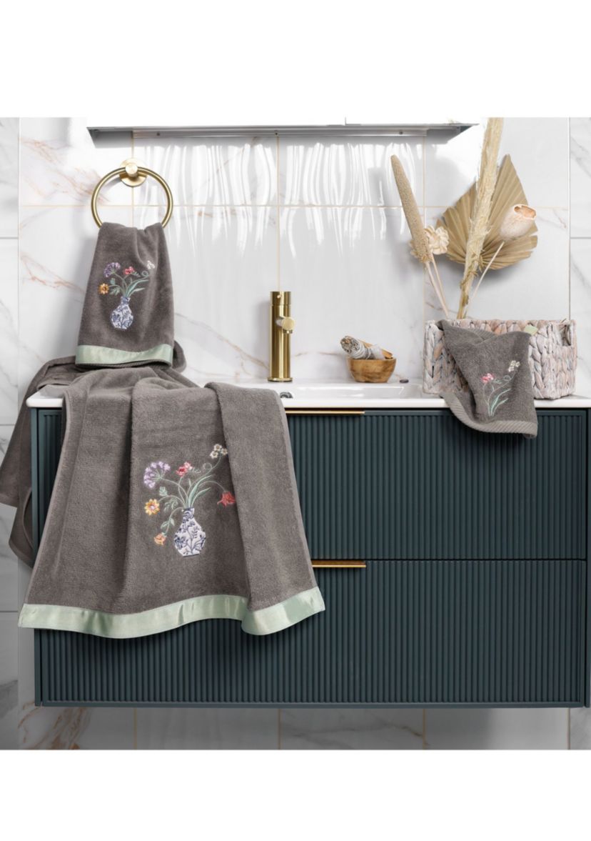 STELLA 2PC Embellished Bath Towel Set