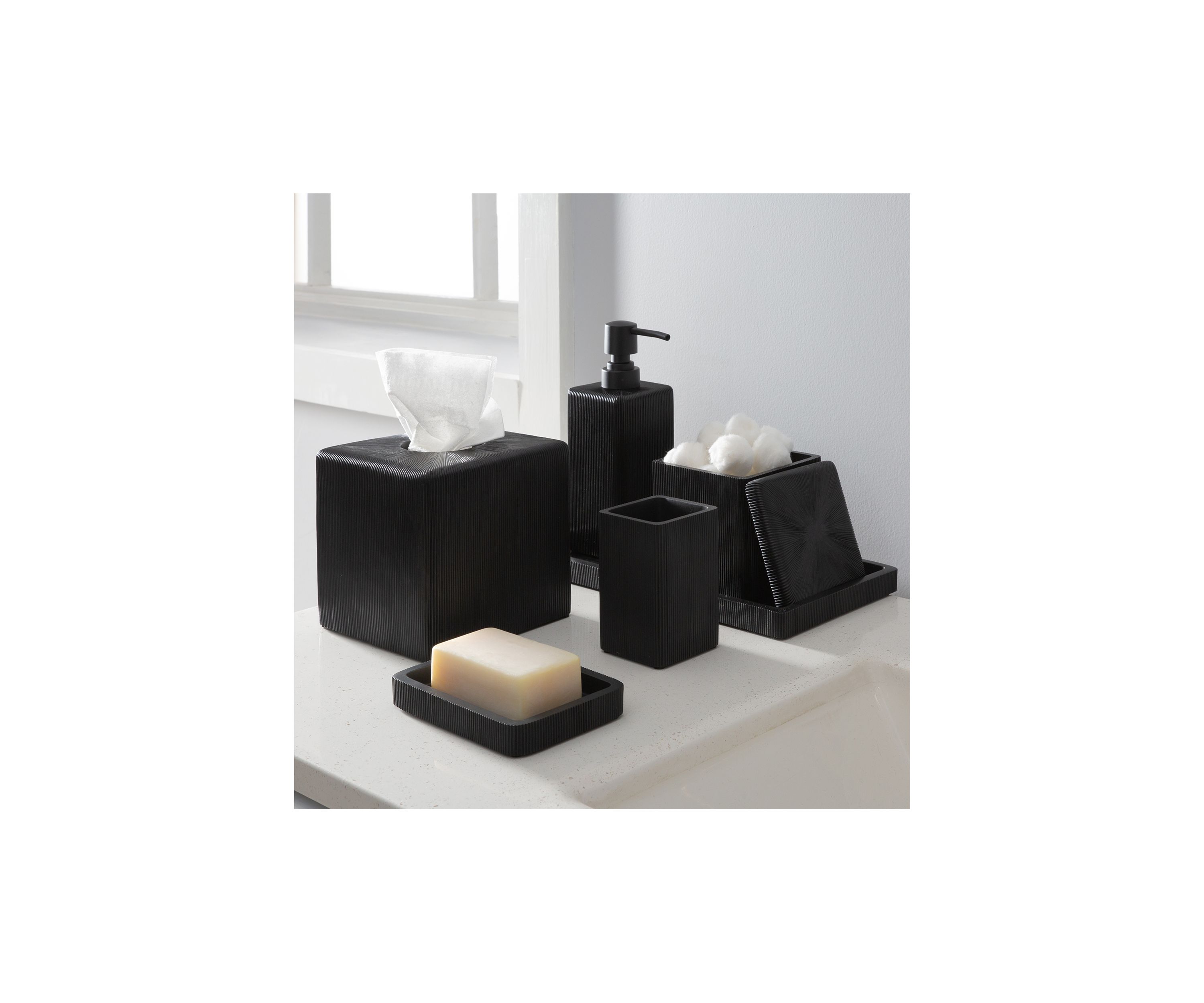  Fitzroy Resin Lotion Dispenser