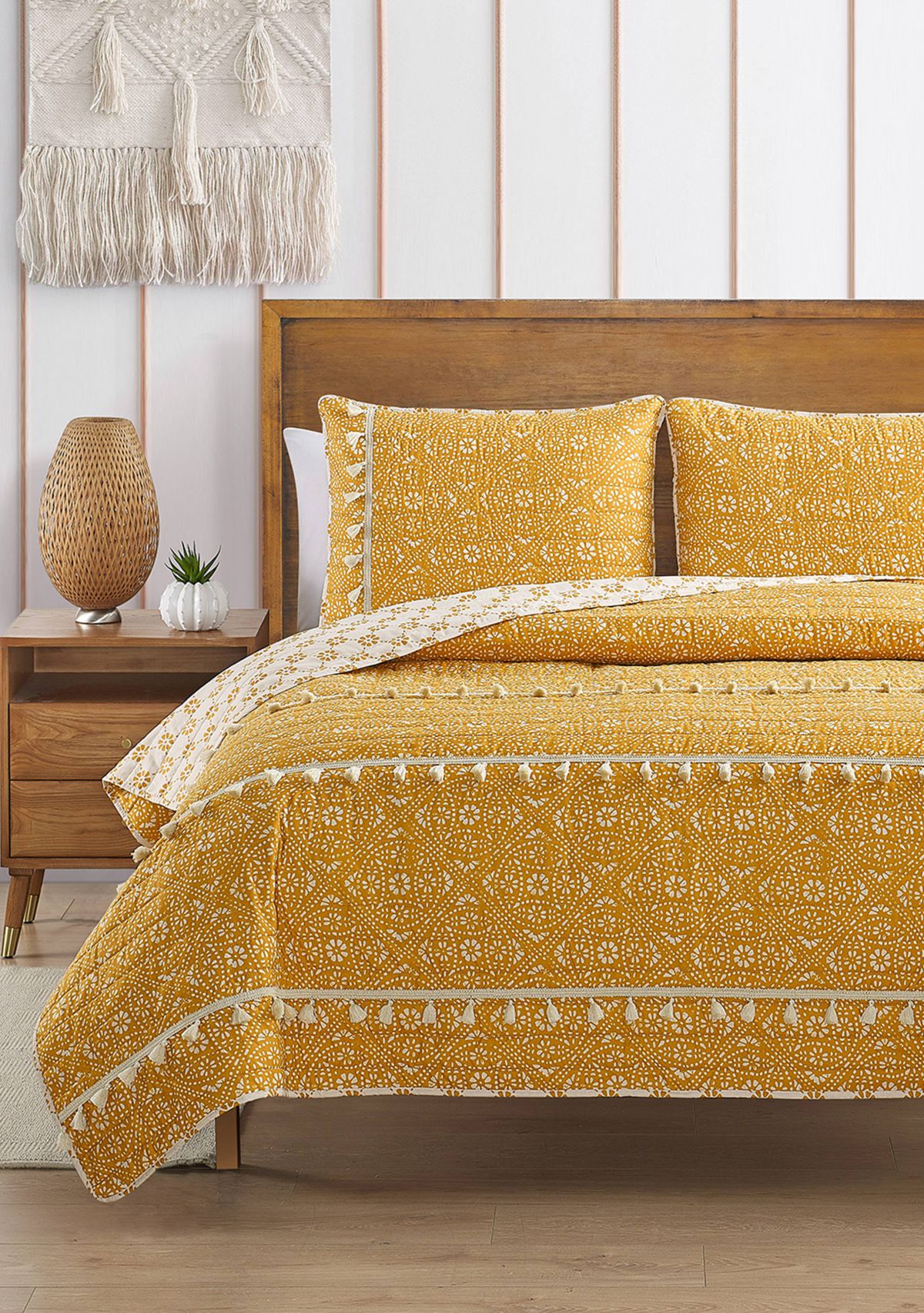 Pasadena Medallion Yellow Soft Microfiber Quilt Set with Tassels