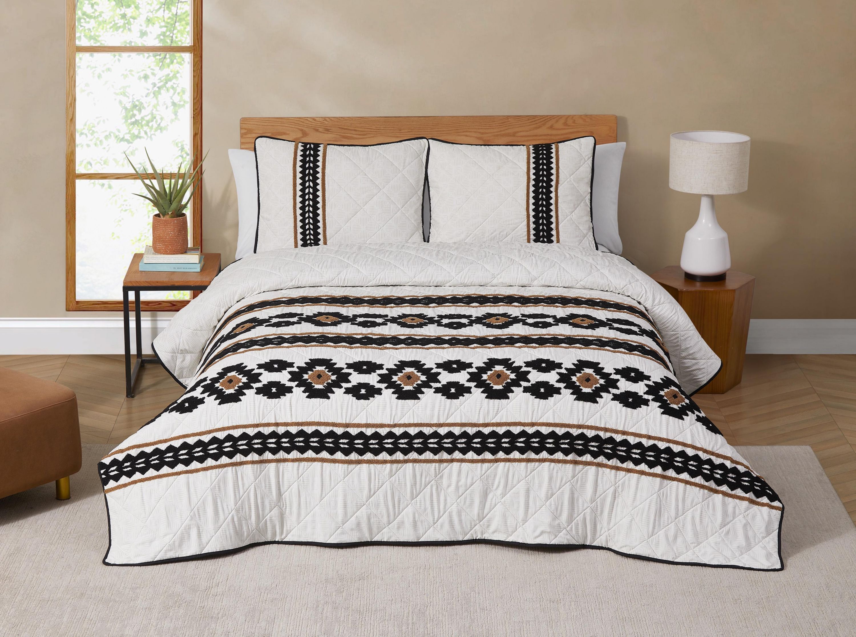 Jackson Boho Tufted Embroidery Tan/Black 2-3 Piece All-Season Reversible Soft Microfiber Quilt Set