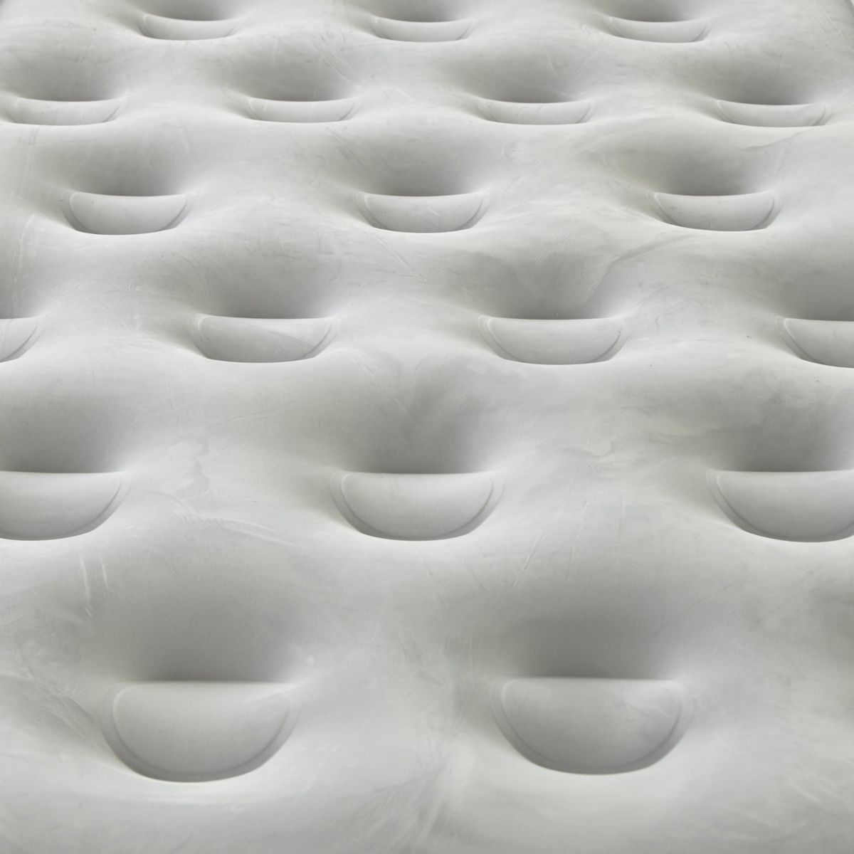 Beautyrest Skyrise Air Mattress with Coil Beam Construction, Edge Support with External Pump and Puncture Resistant Vinyl