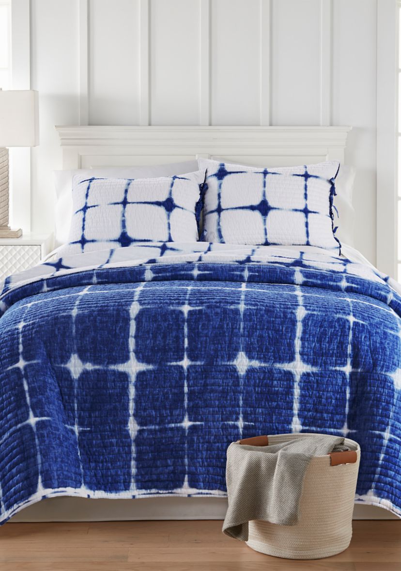 Akita Quilt Set