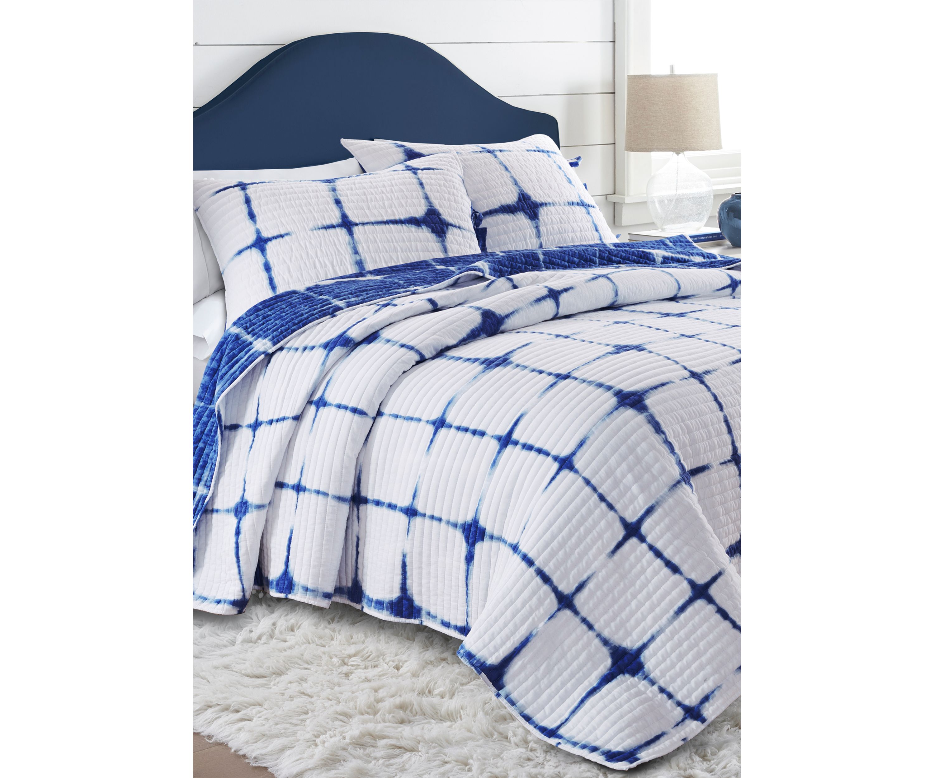 Akita Quilt Set