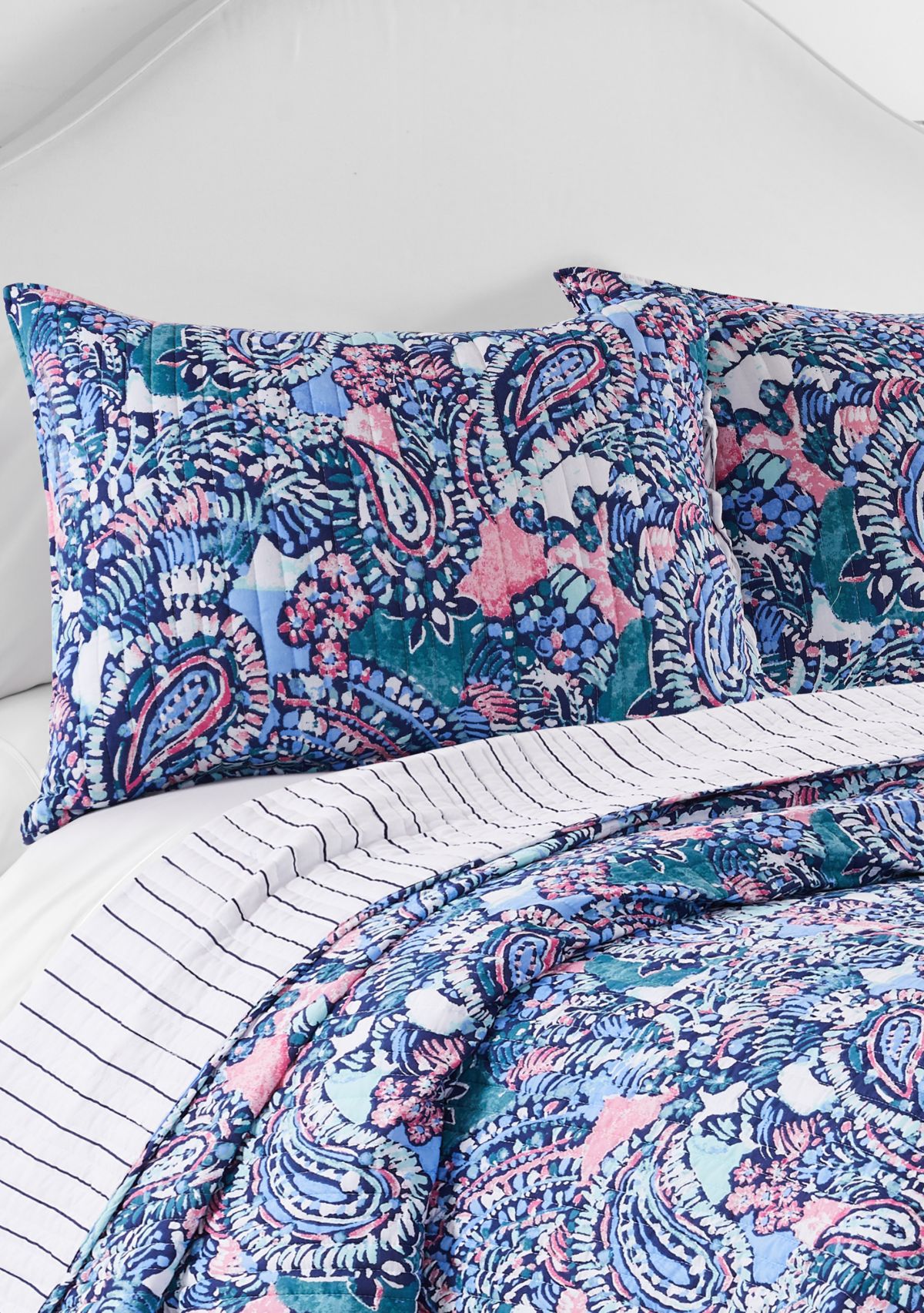 Saralina Quilt Set