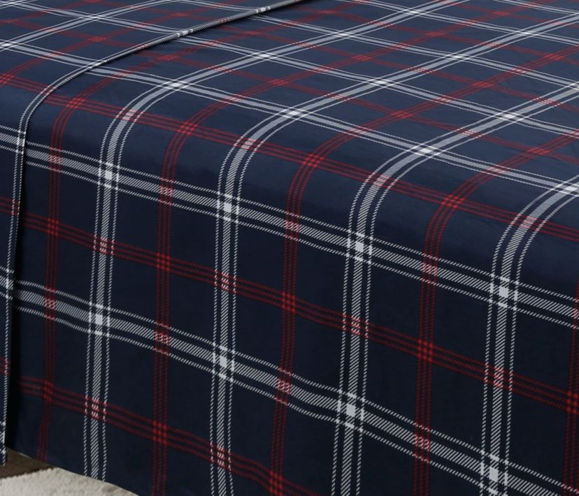 Dark Navy/Red/White Plaid 4-piece Sheet Set