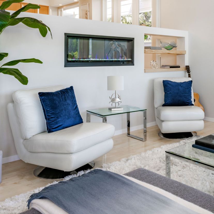 Shoreside 18.25" Tall Polyresin Pinching Crab Shaped Table Lamp