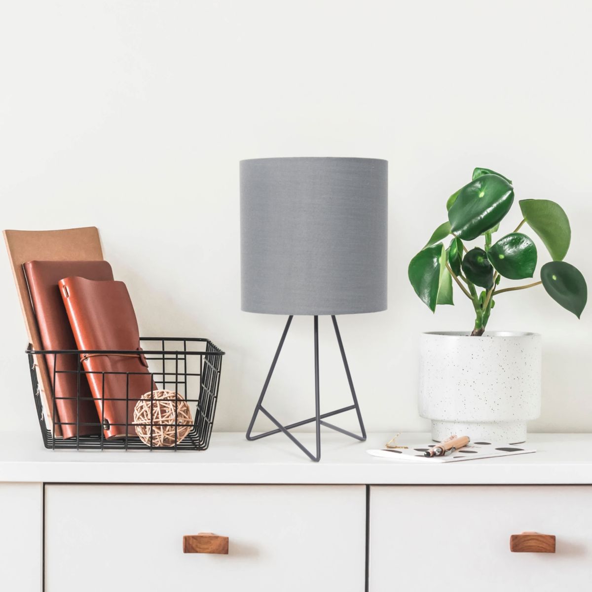 Glamora 14" Modern Chic Wire Table Lamp, for Living Room, Bedroom, Home Décor, Gold with White Shade