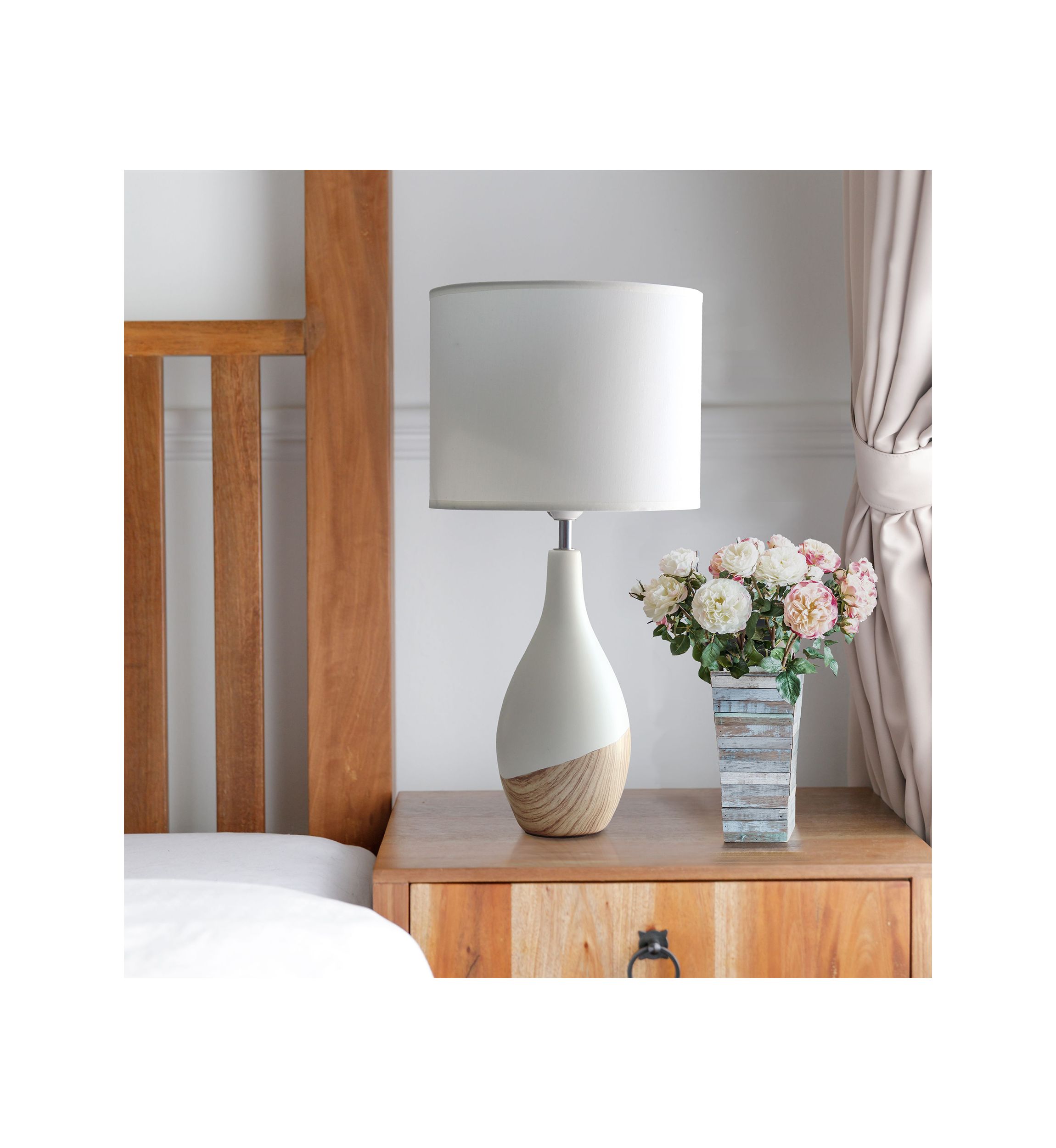 Strikers Basic Table Lamp