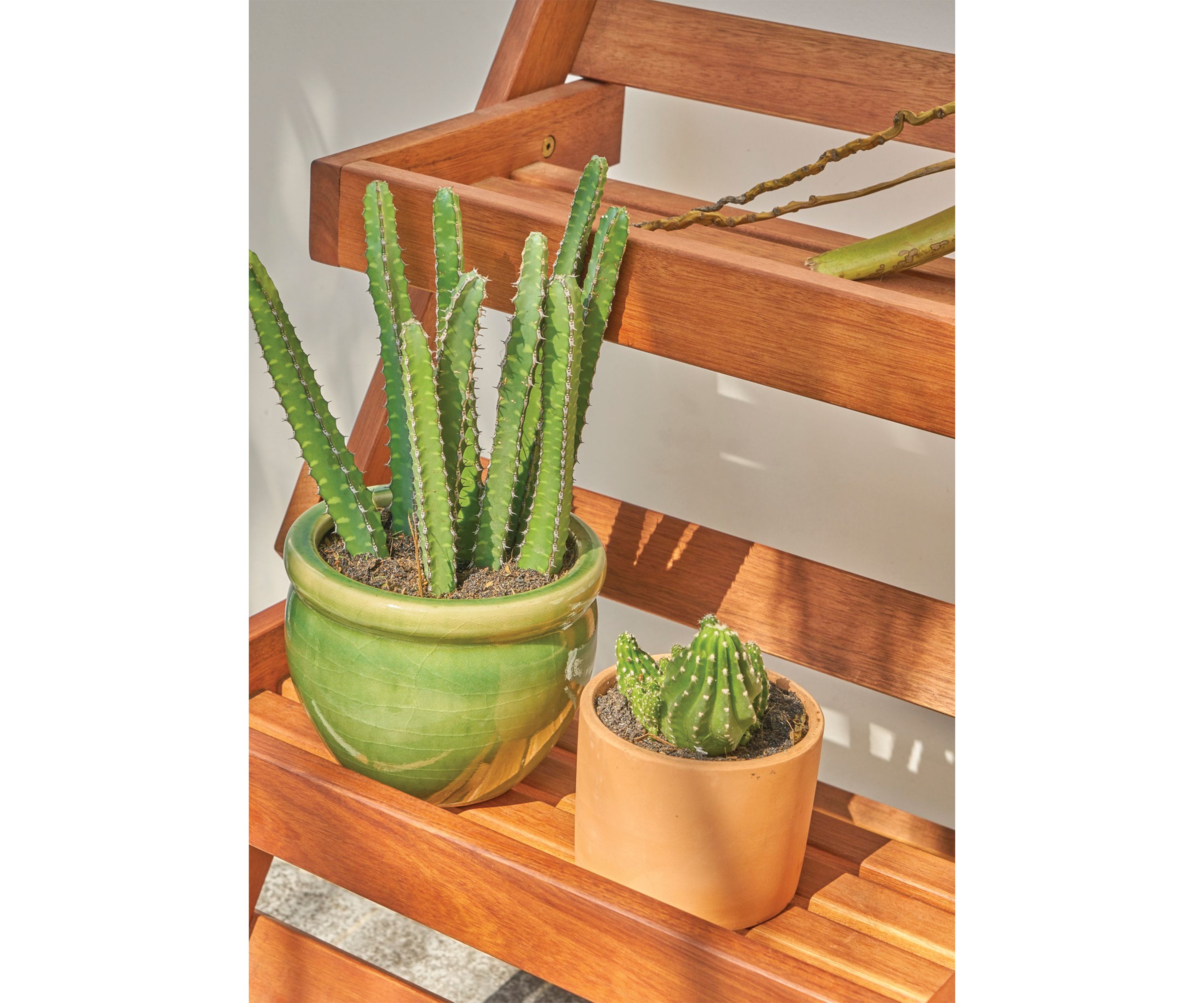 Malibu Outdoor Three-Layer Wood Garden Plant Stand