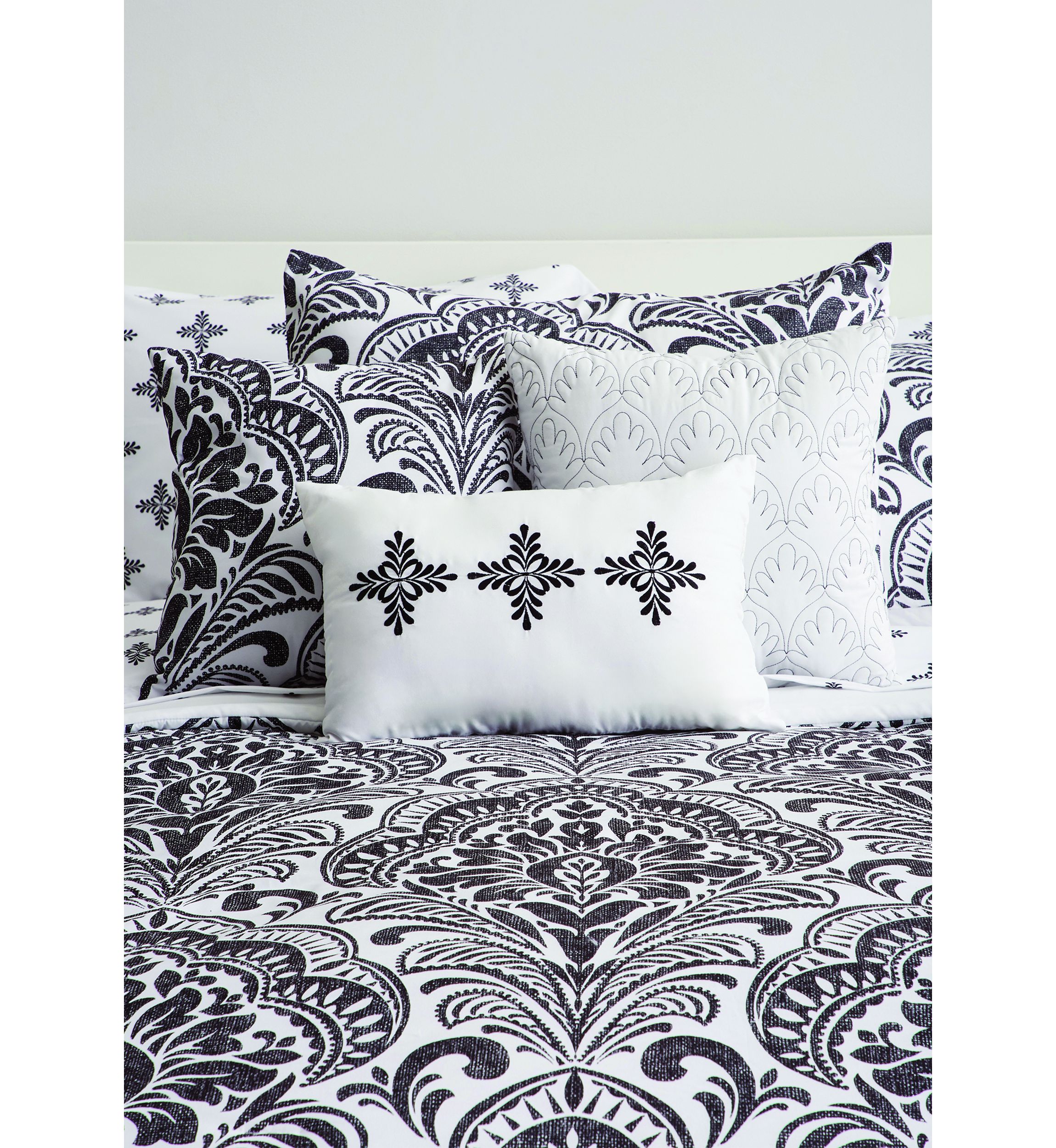 Medallion 10 Piece Bedding Set