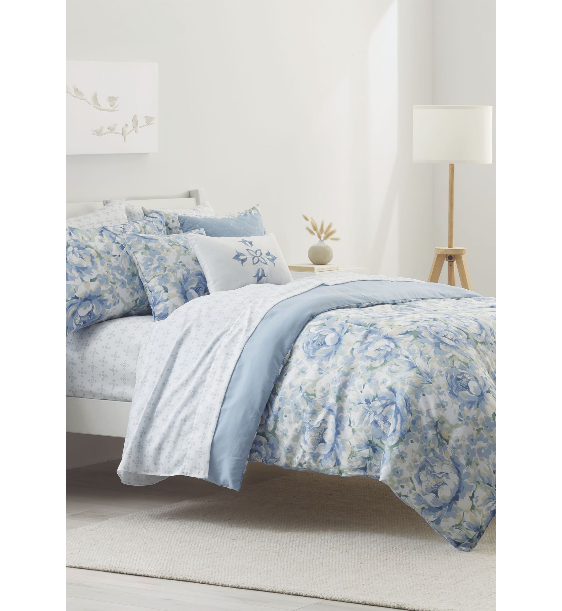 Adria Comforter Set