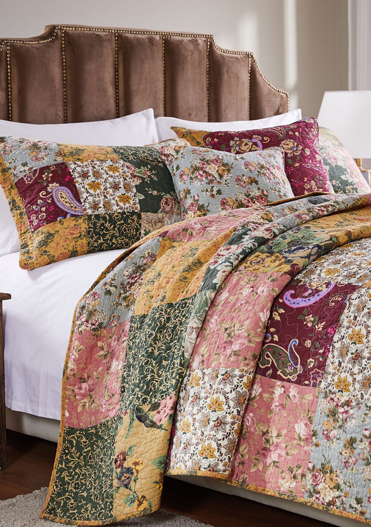 Antique Chic Quilt and Pillow Sham Set