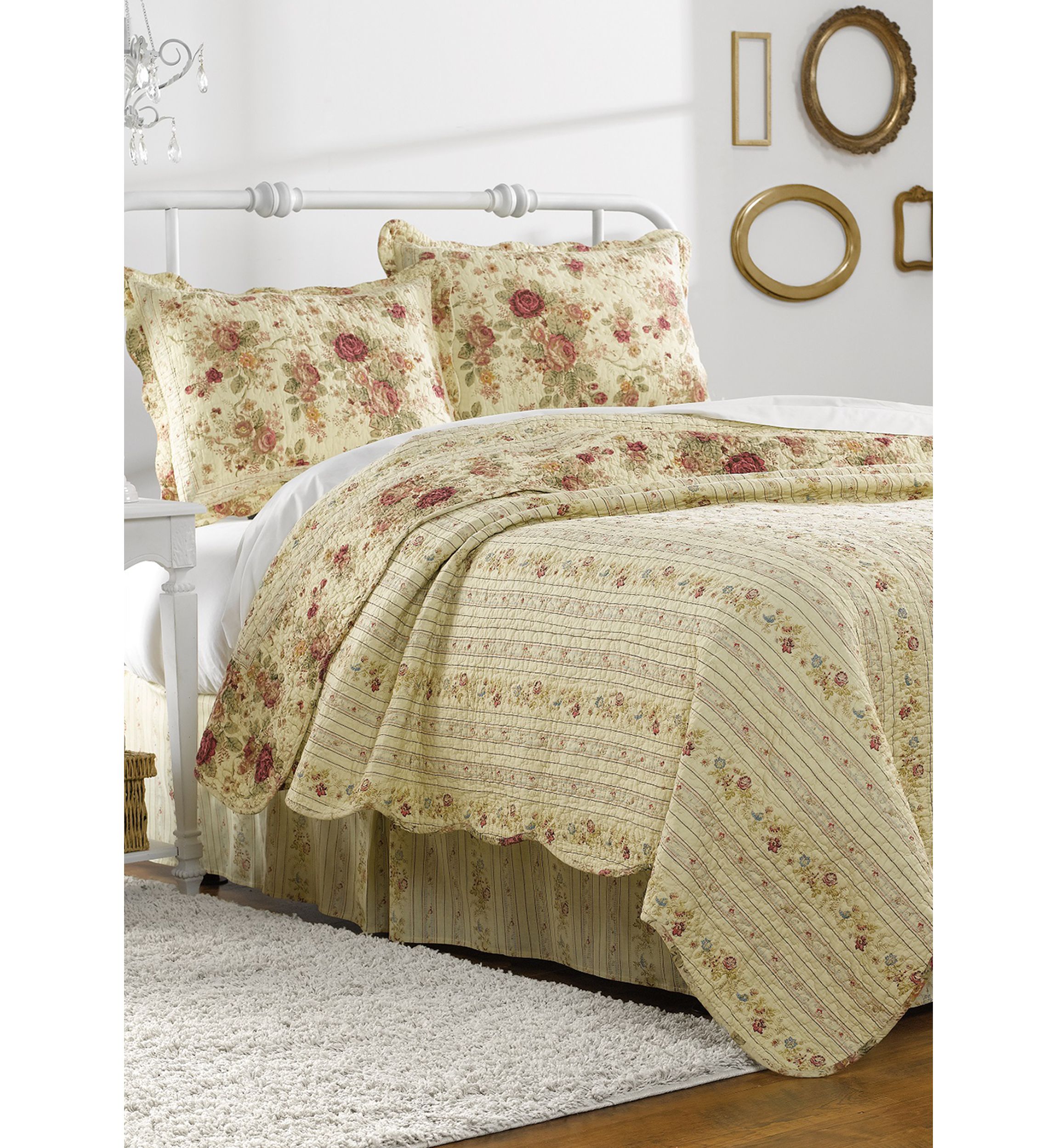 Antique Rose Quilt and Pillow Sham Set