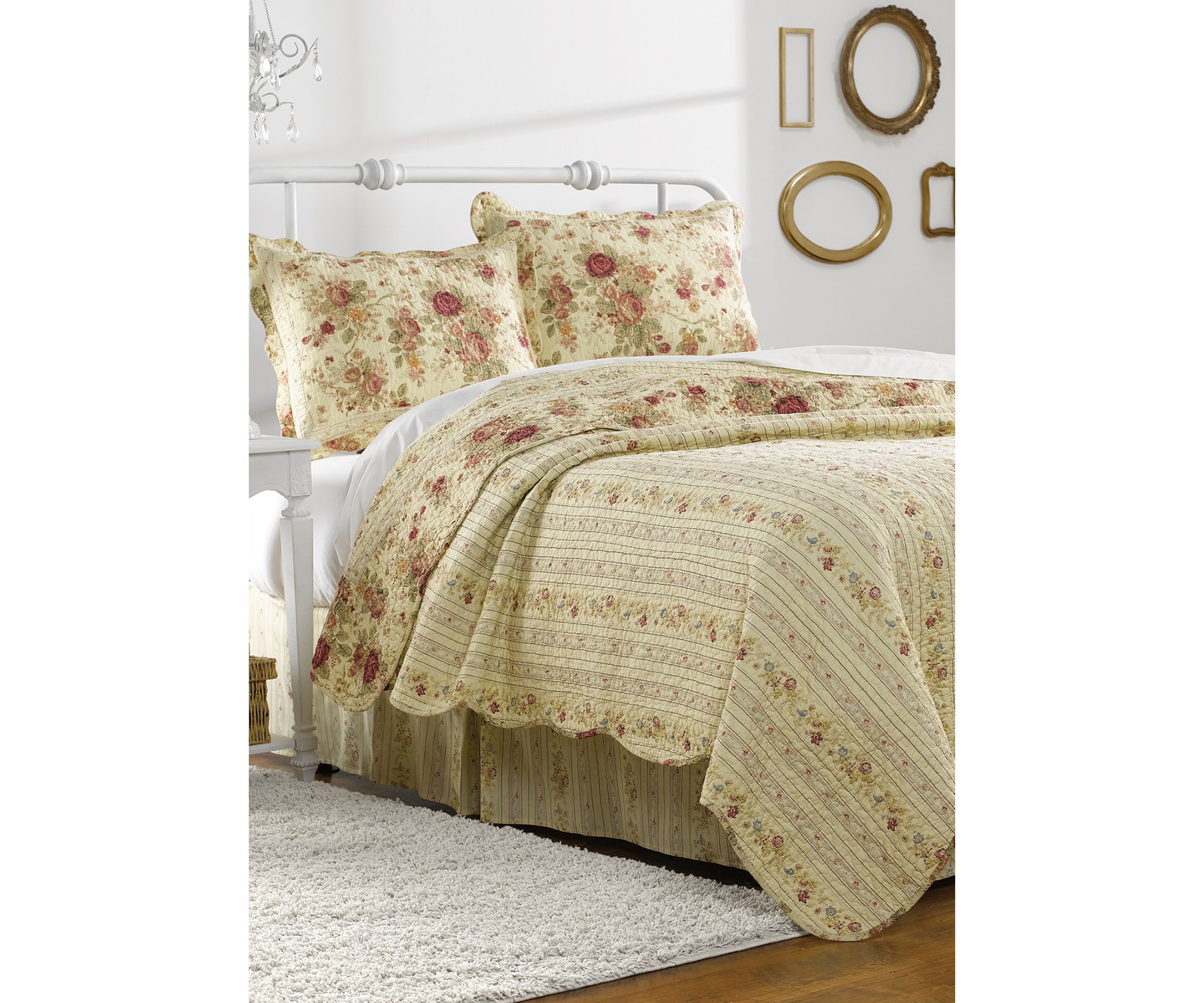Antique Rose Quilt and Pillow Sham Set