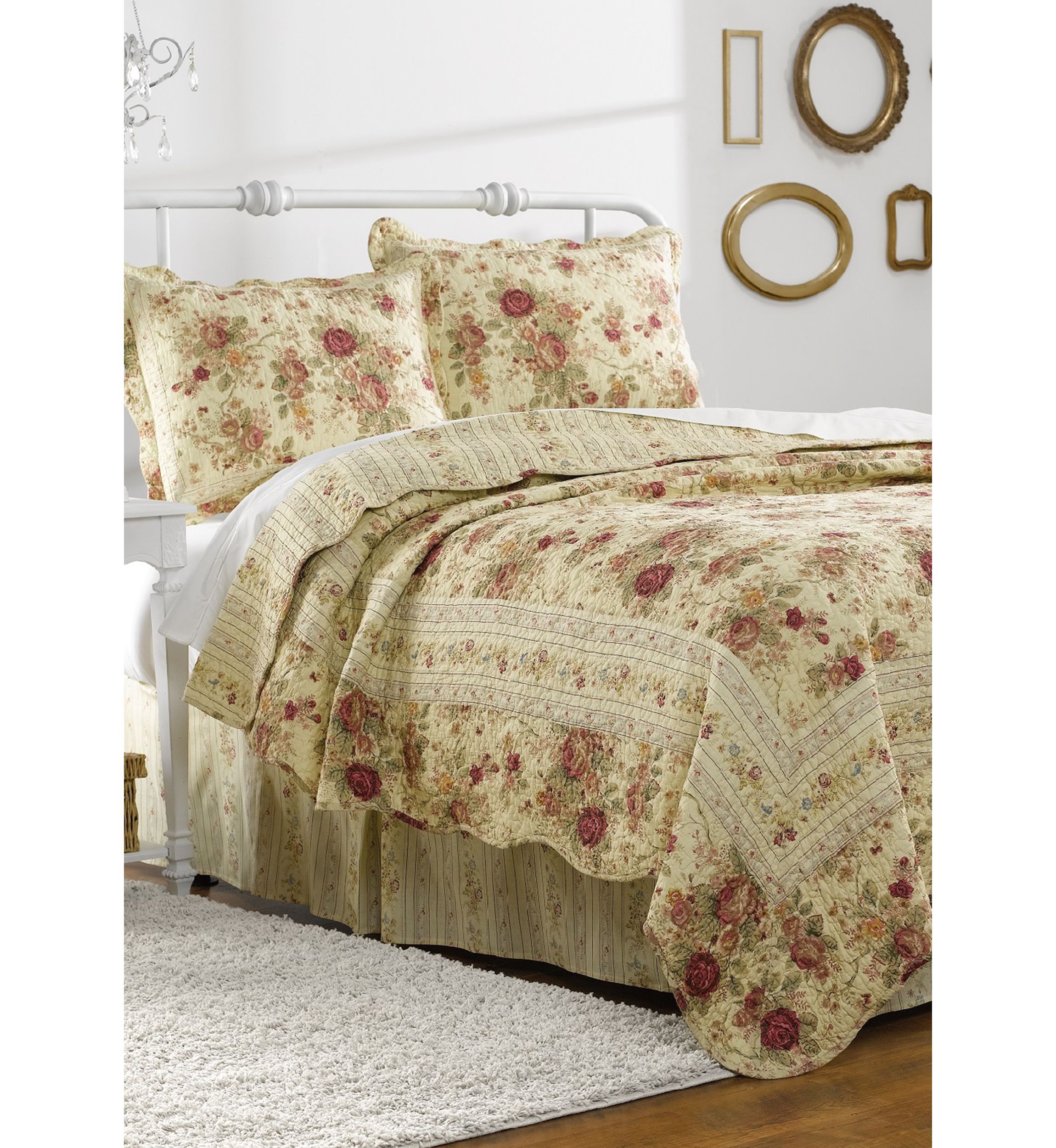 Antique Rose Quilt and Pillow Sham Set