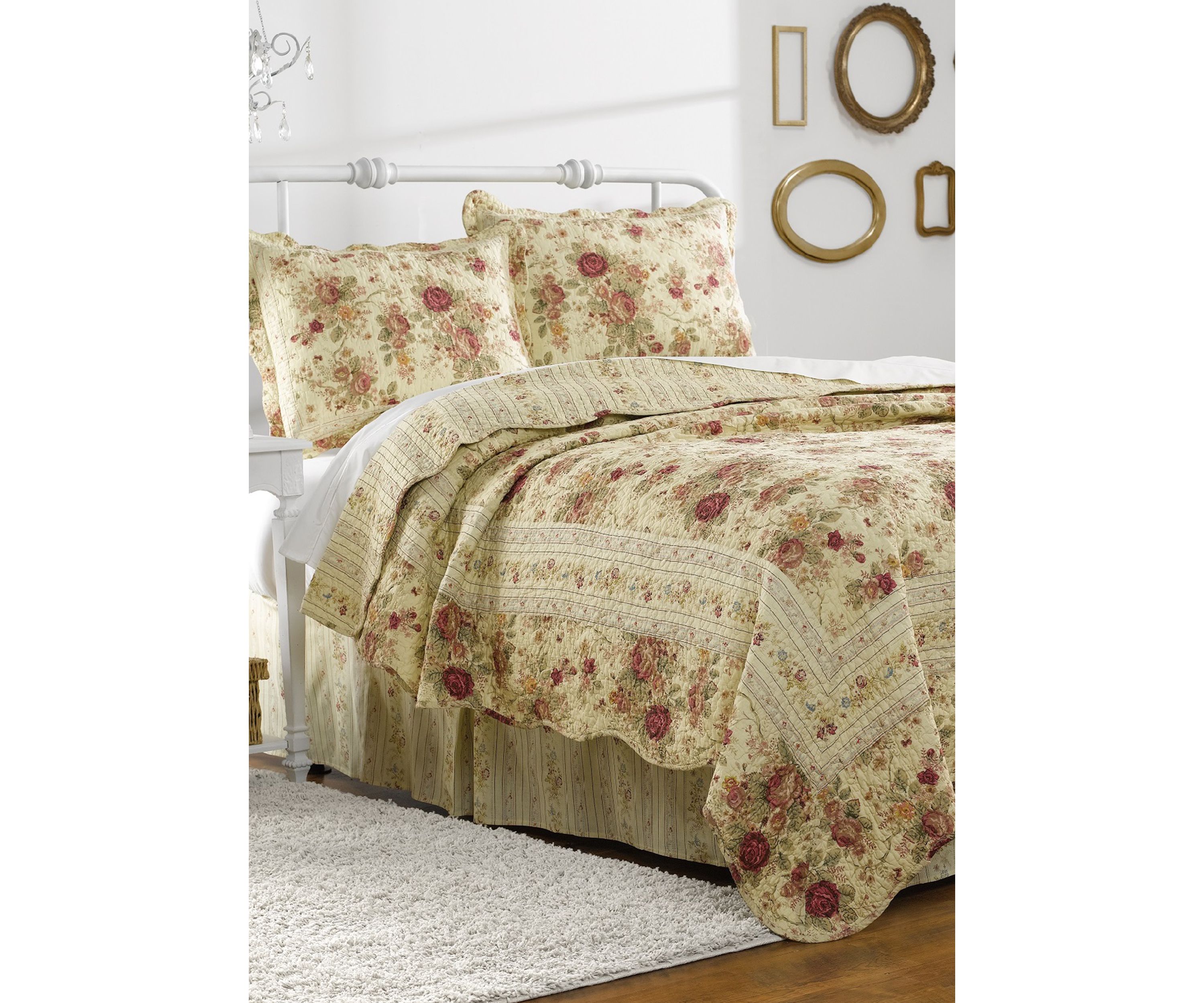 Antique Rose Quilt and Pillow Sham Set