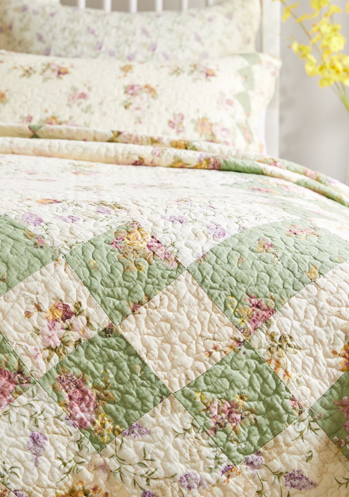 Bliss Quilt and Pillow Sham Set