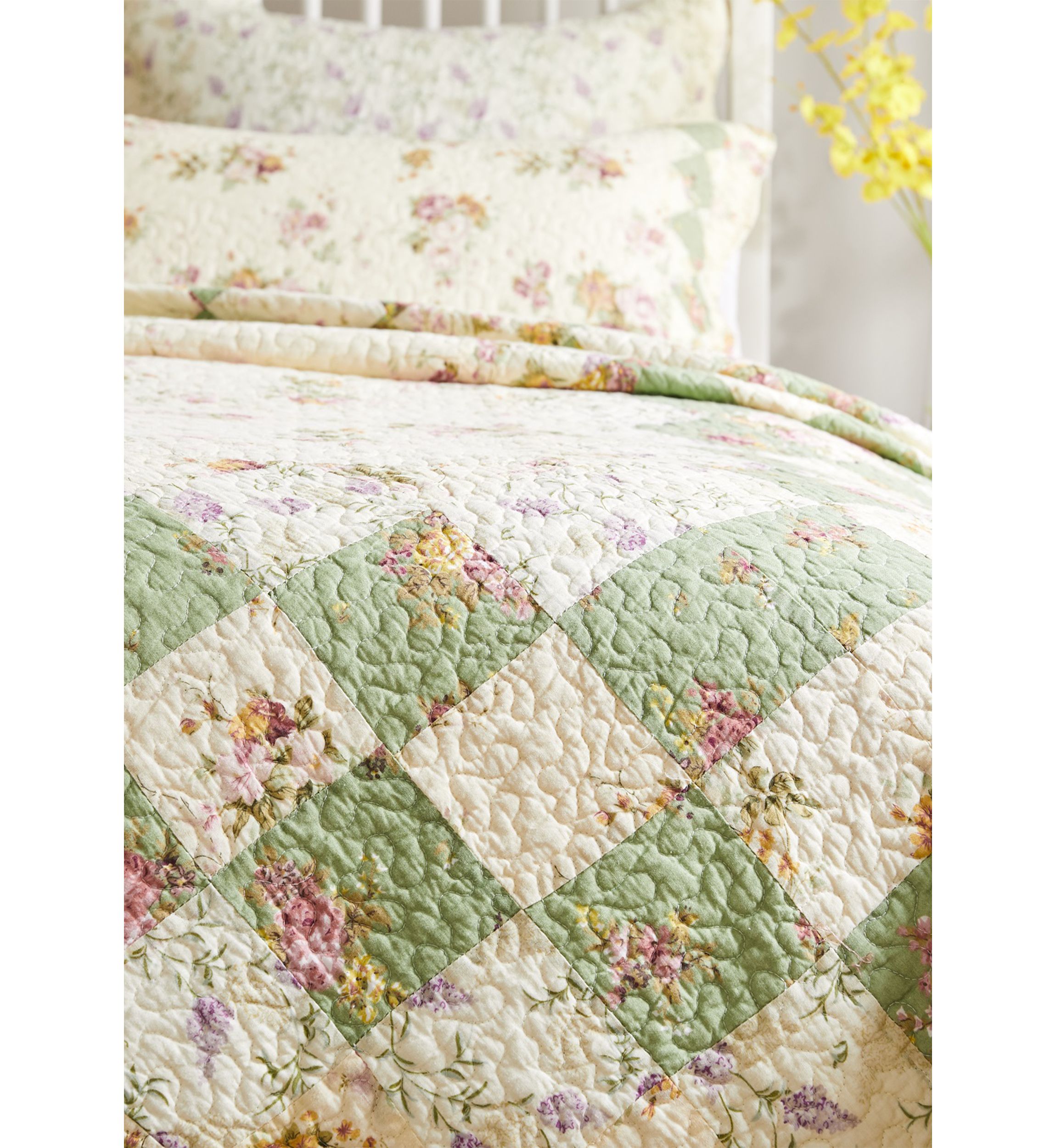 Bliss Quilt and Pillow Sham Set