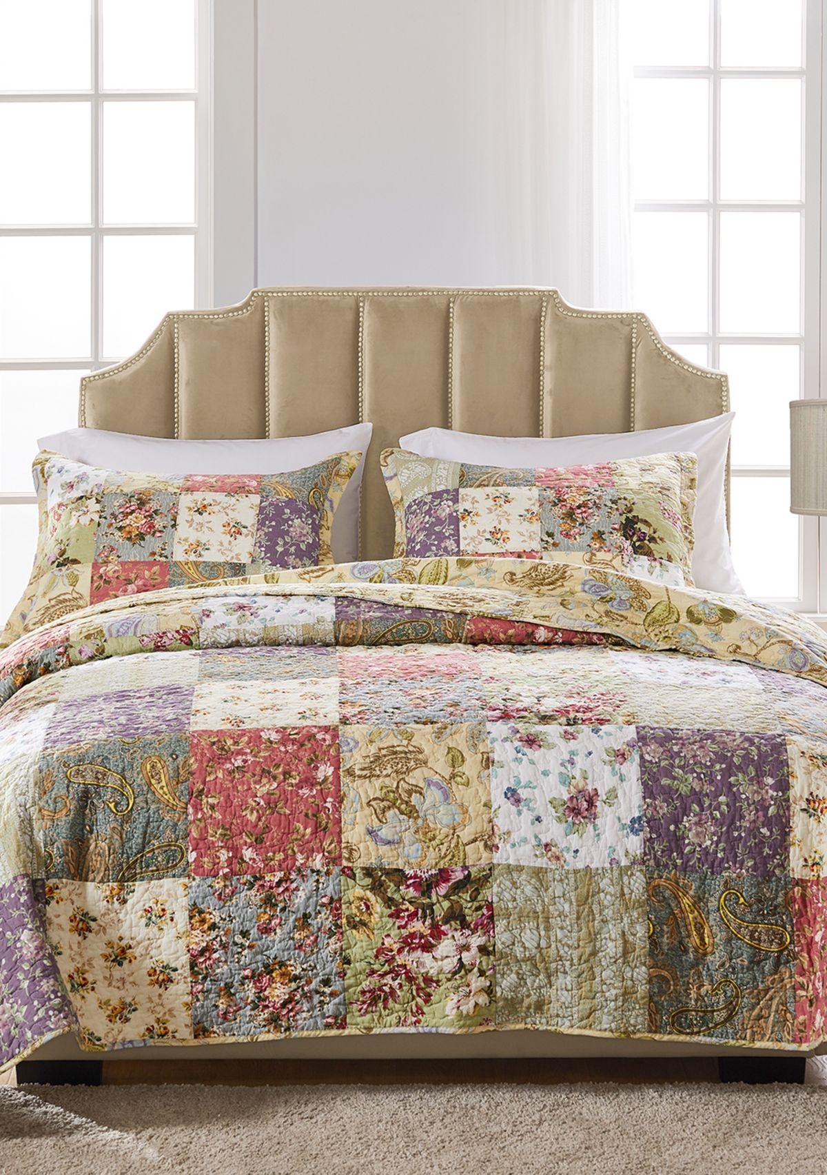 Blooming Prairie Quilt and Pillow Sham Set