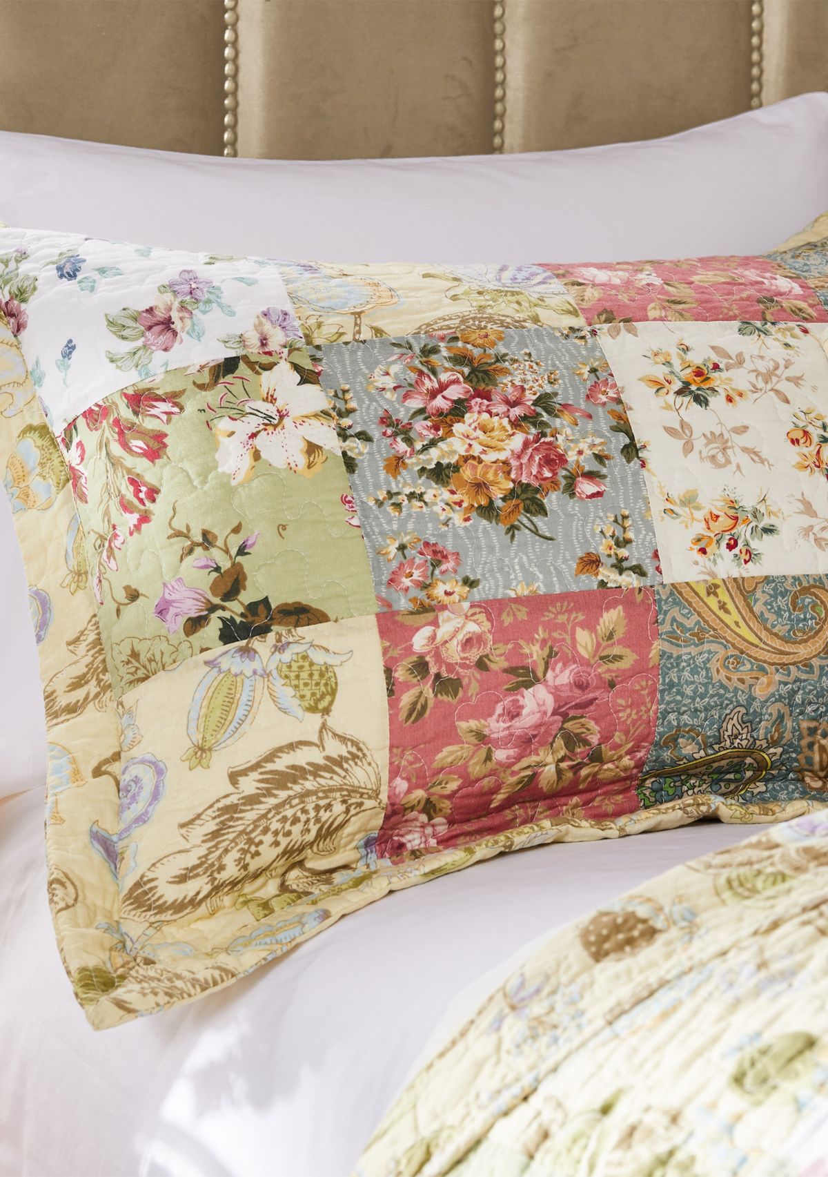 Blooming Prairie Quilt and Pillow Sham Set