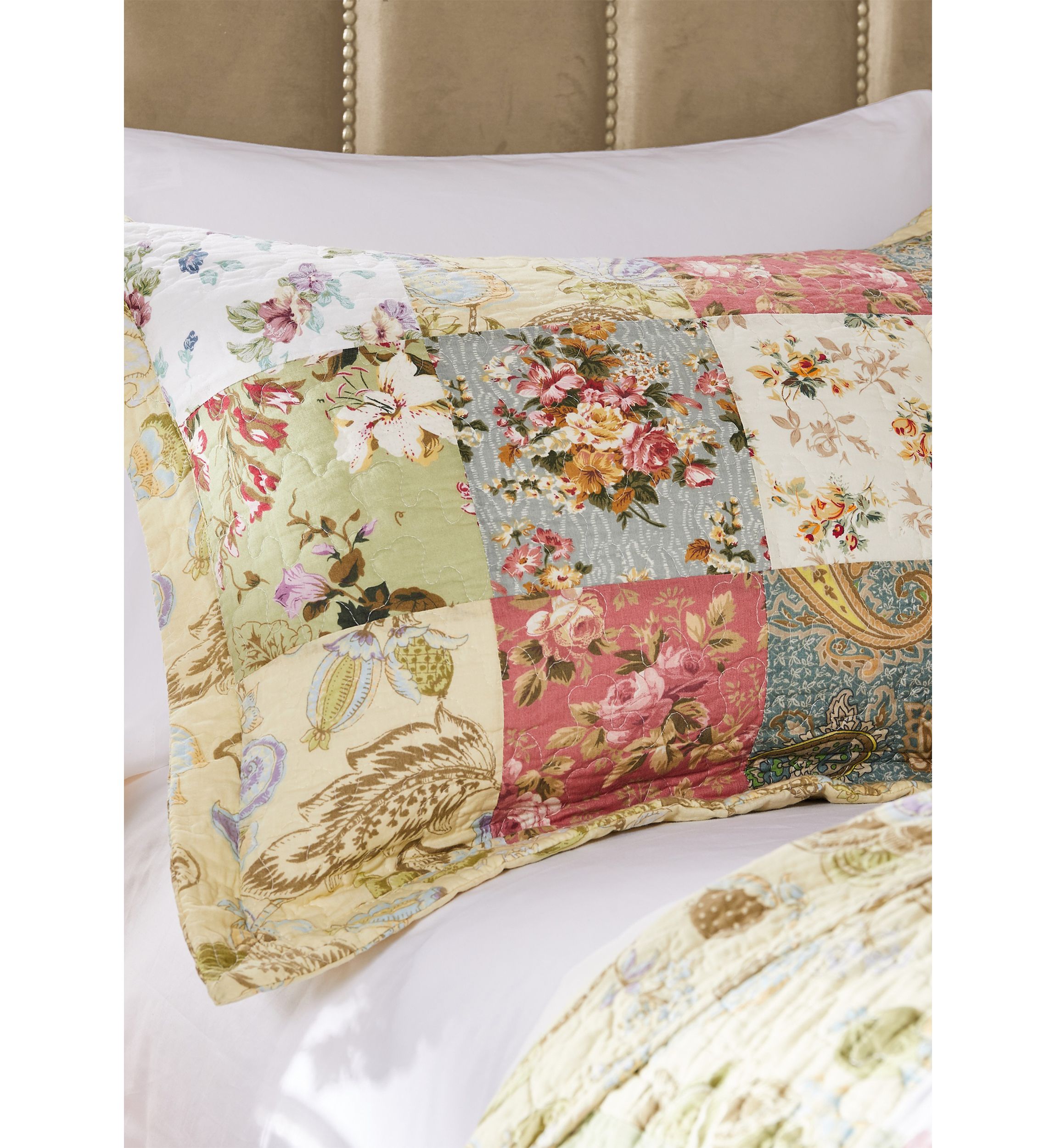 Blooming Prairie Quilt and Pillow Sham Set