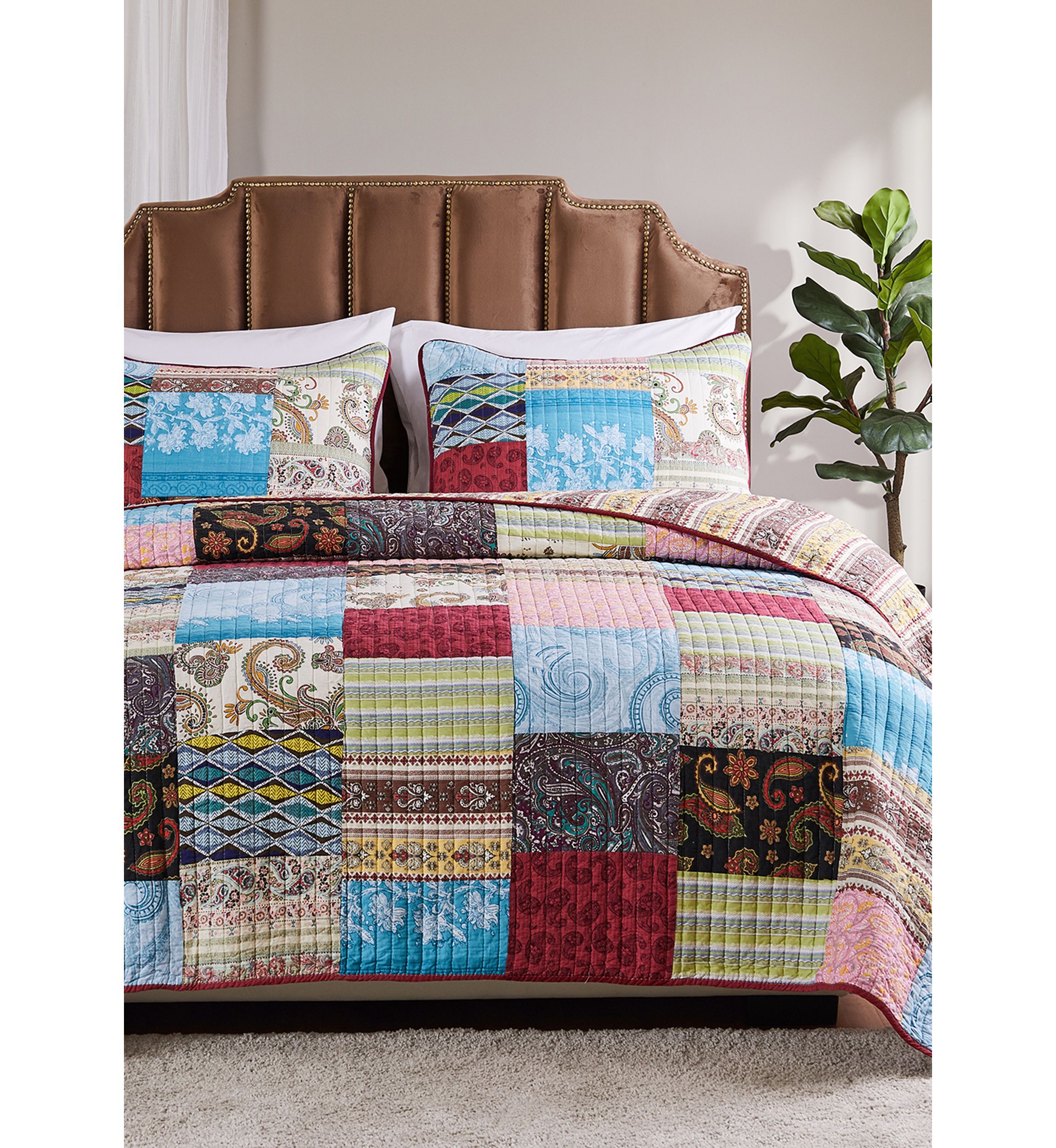 Bohemian Dream Quilt and Pillow Sham Set
