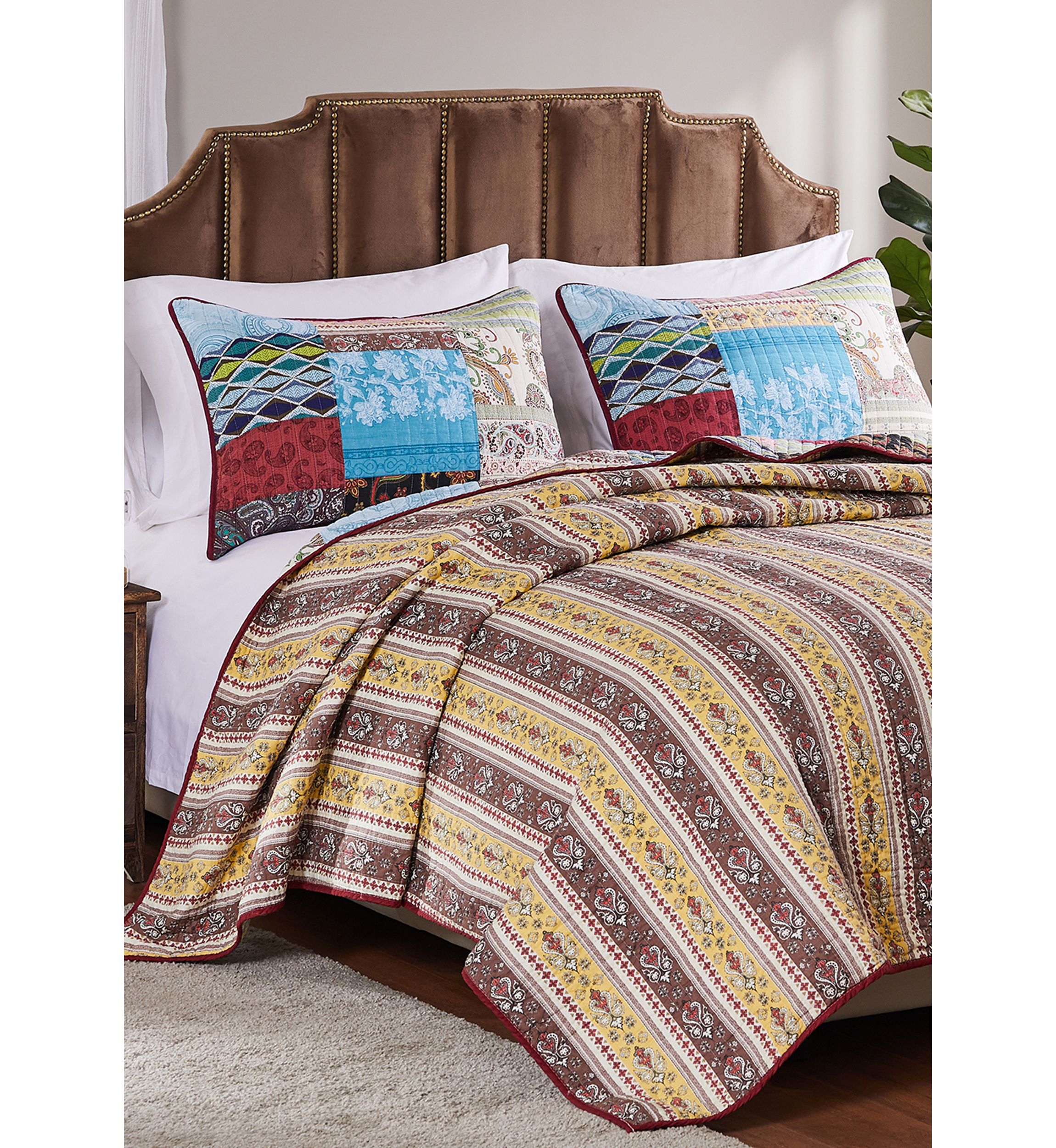 Bohemian Dream Quilt and Pillow Sham Set