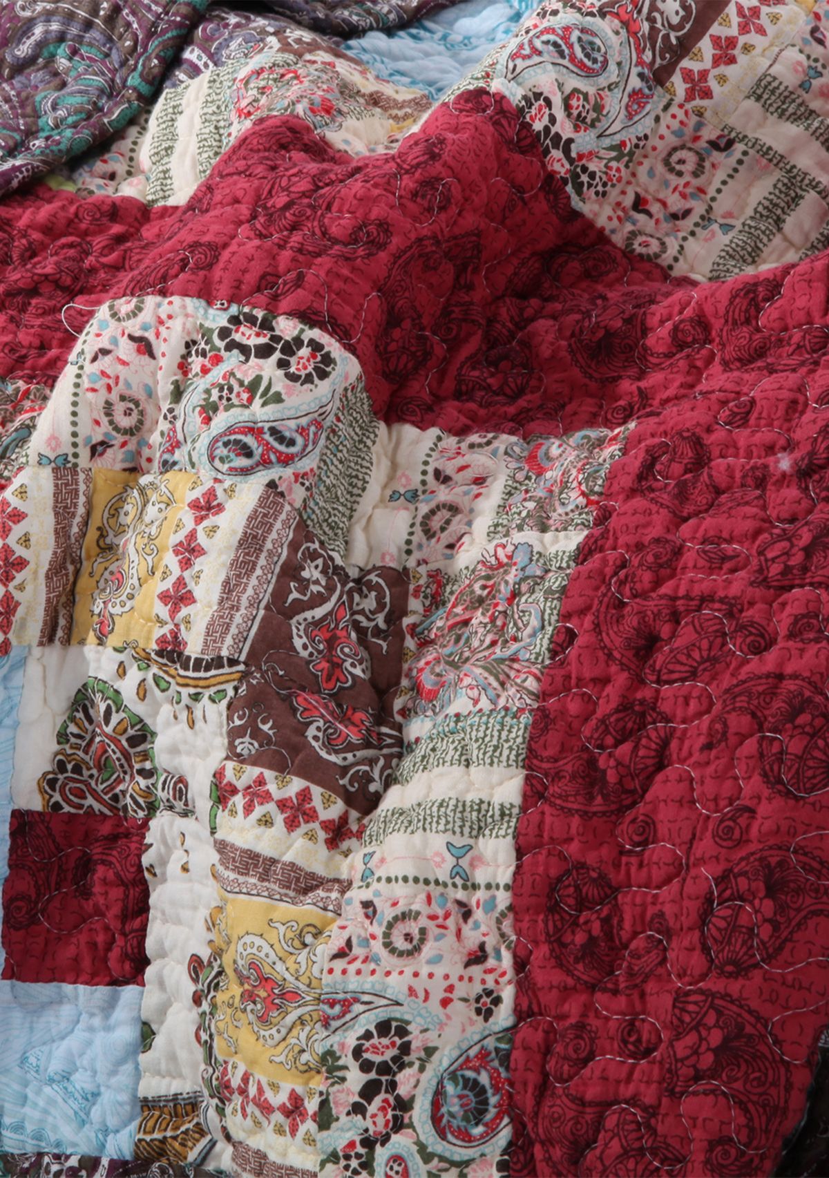 Colorado Lodge Quilt and Pillow Sham Set