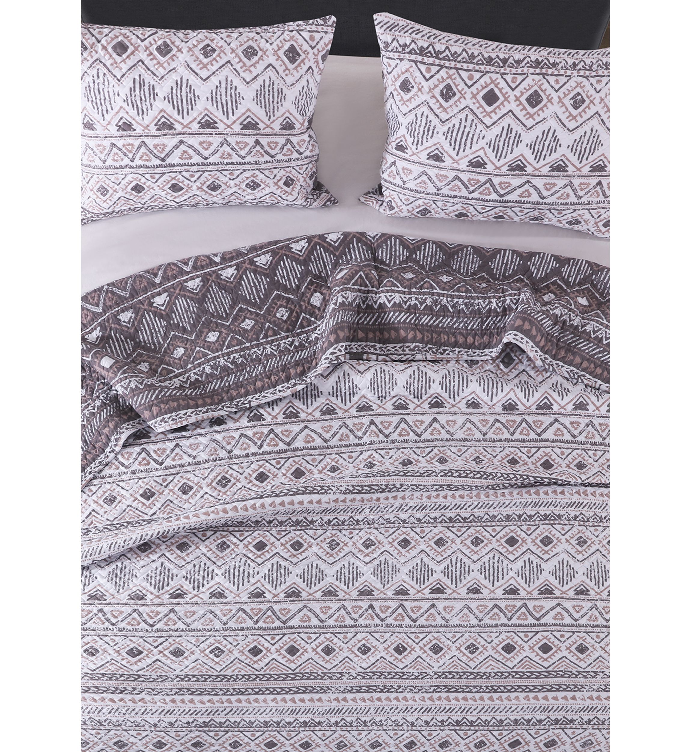 Denmark Quilt and Pillow Sham Set