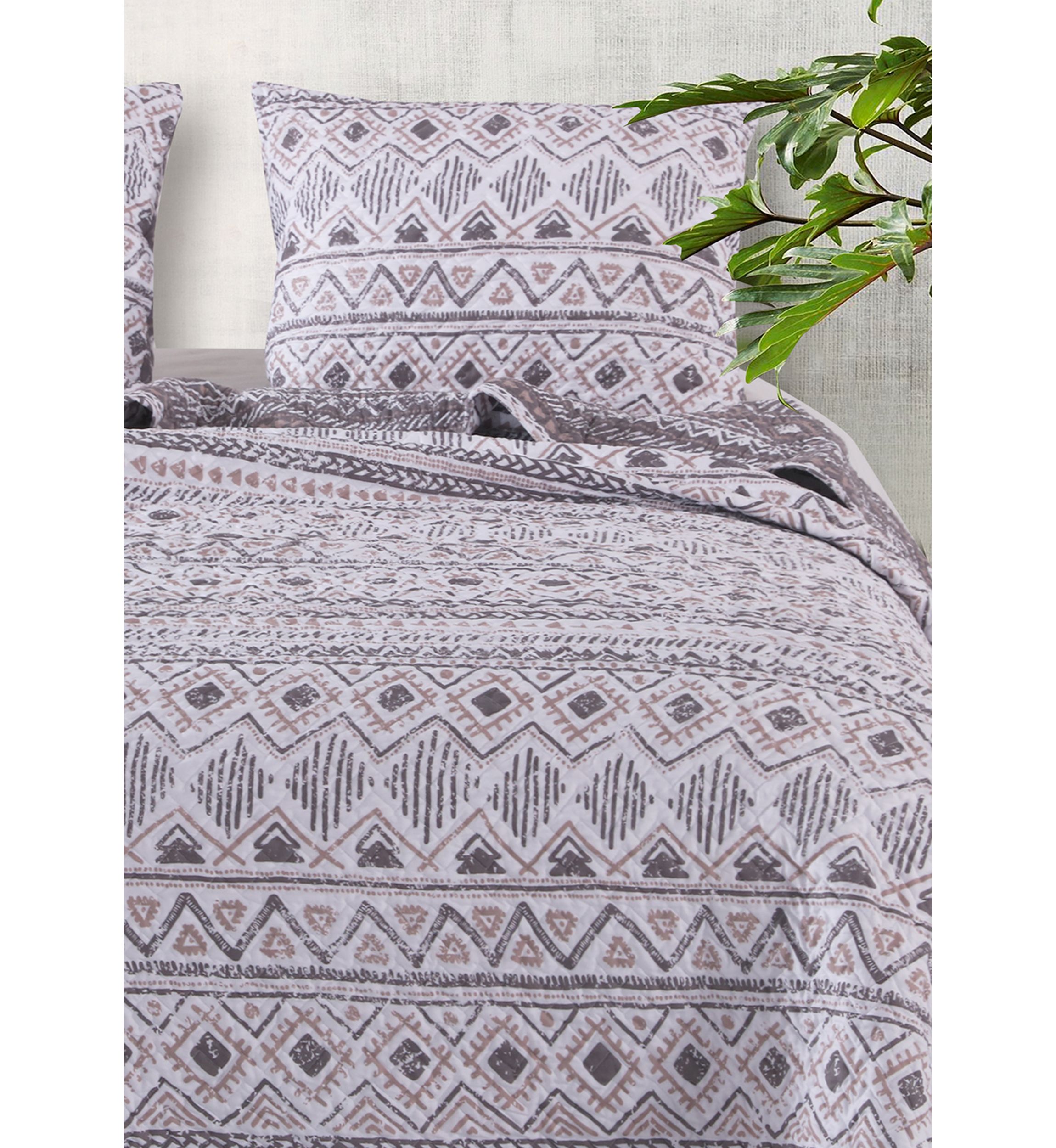 Denmark Quilt and Pillow Sham Set