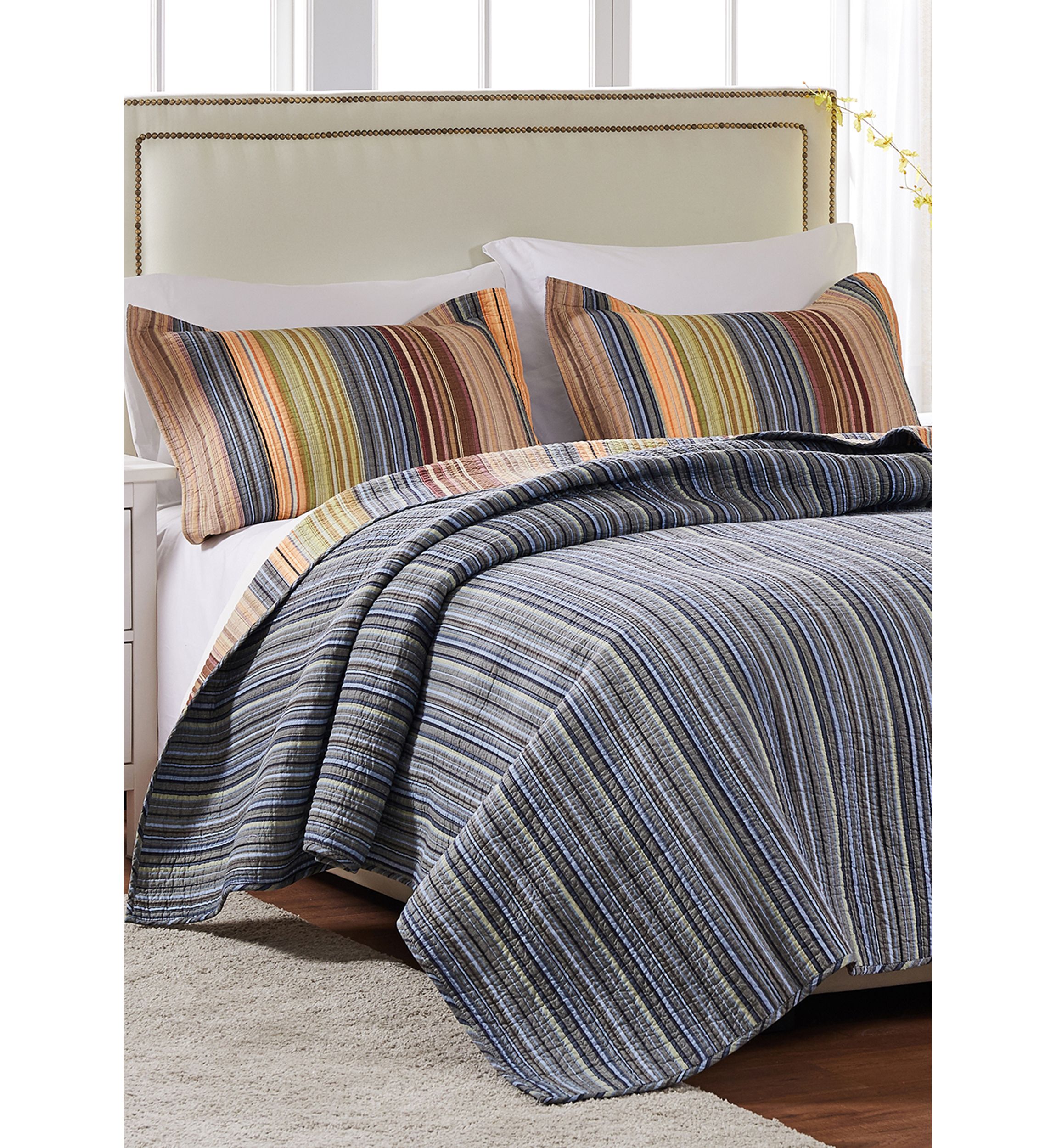 Katy Quilt and Pillow Sham Set