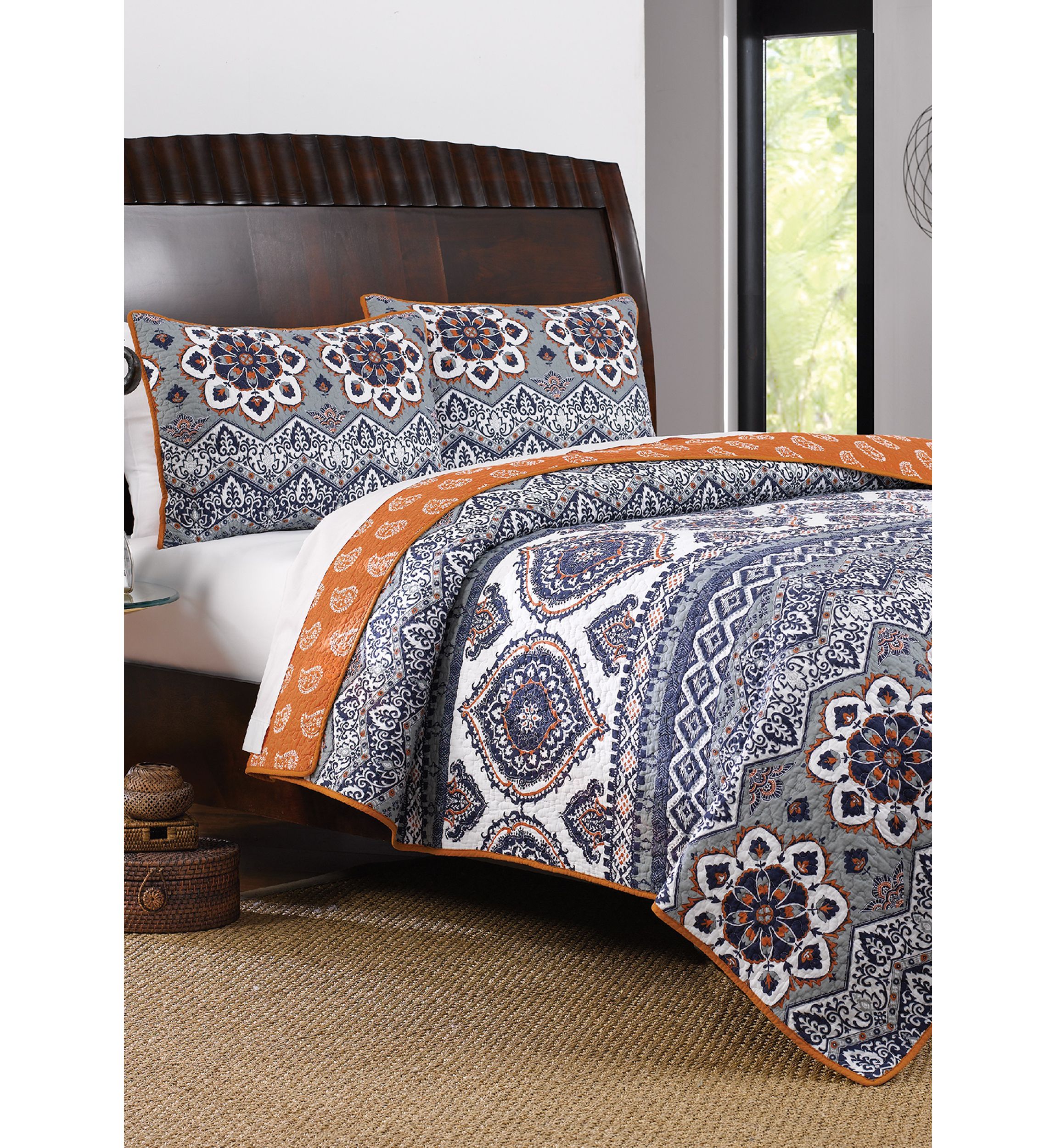 Medina  Quilt and Pillow Sham Set