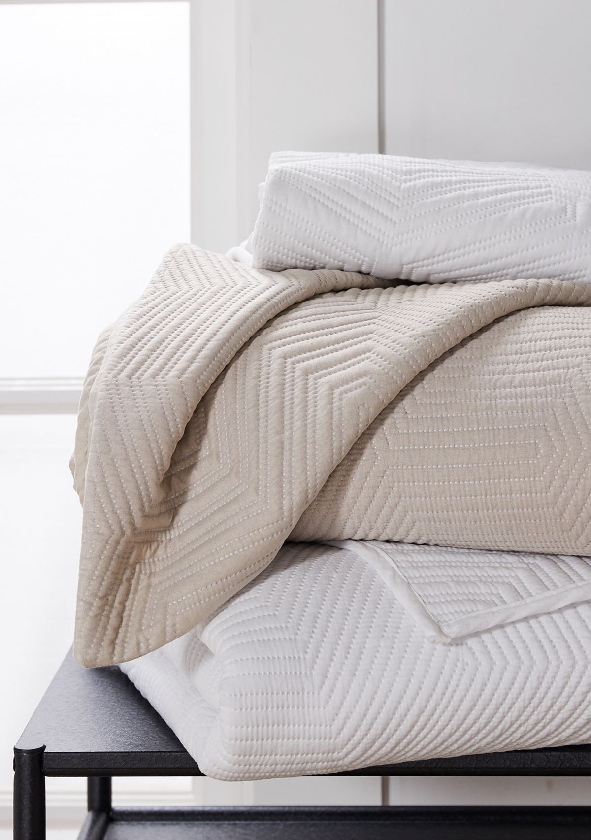 Parker Quilt and Pillow Sham Set