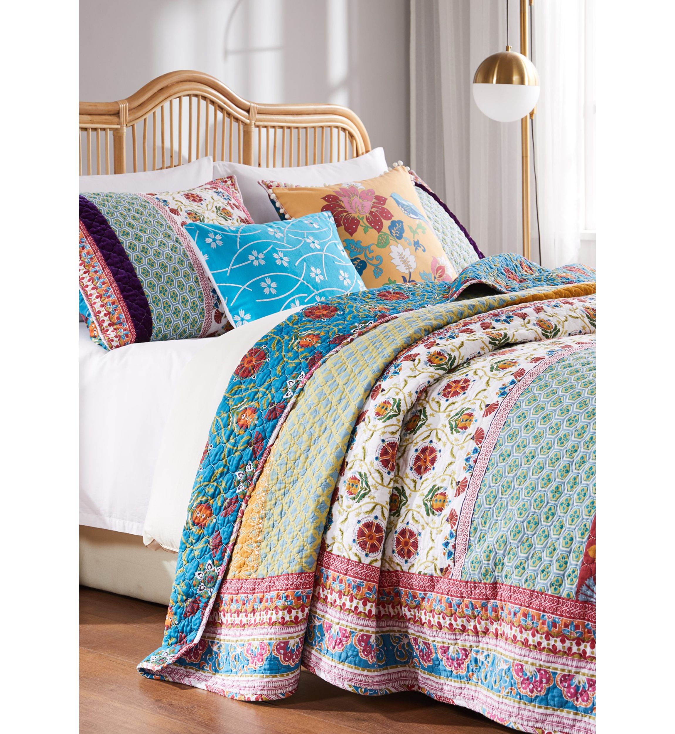 Thalia Quilt and Pillow Sham Set