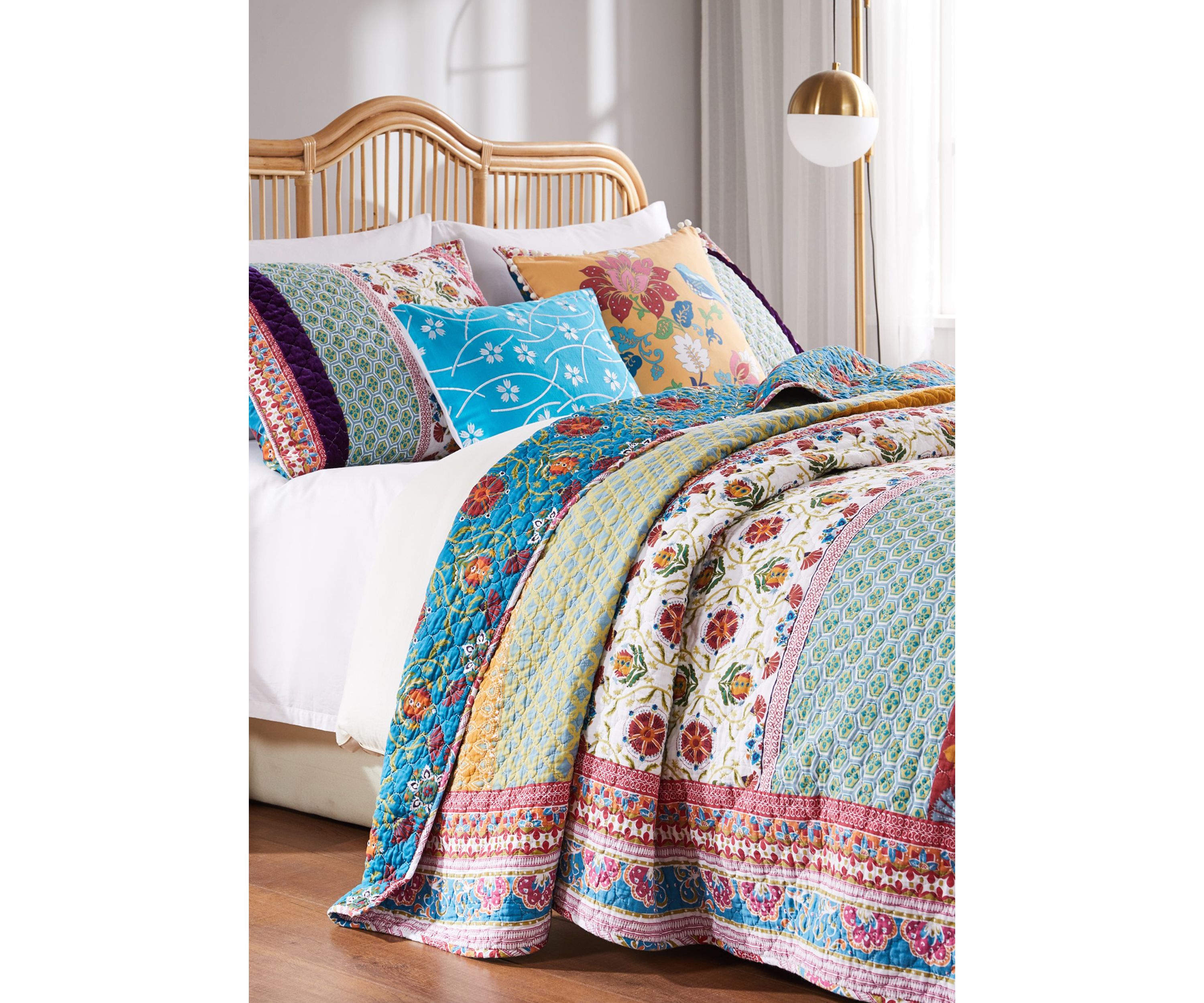 Thalia Quilt and Pillow Sham Set