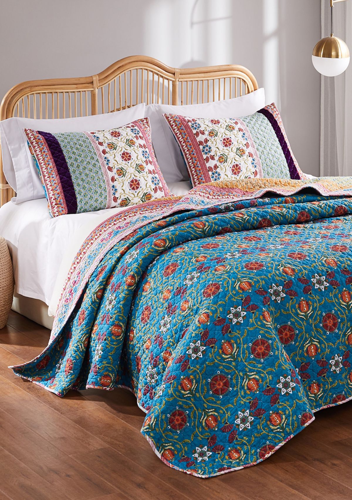 Thalia Quilt and Pillow Sham Set