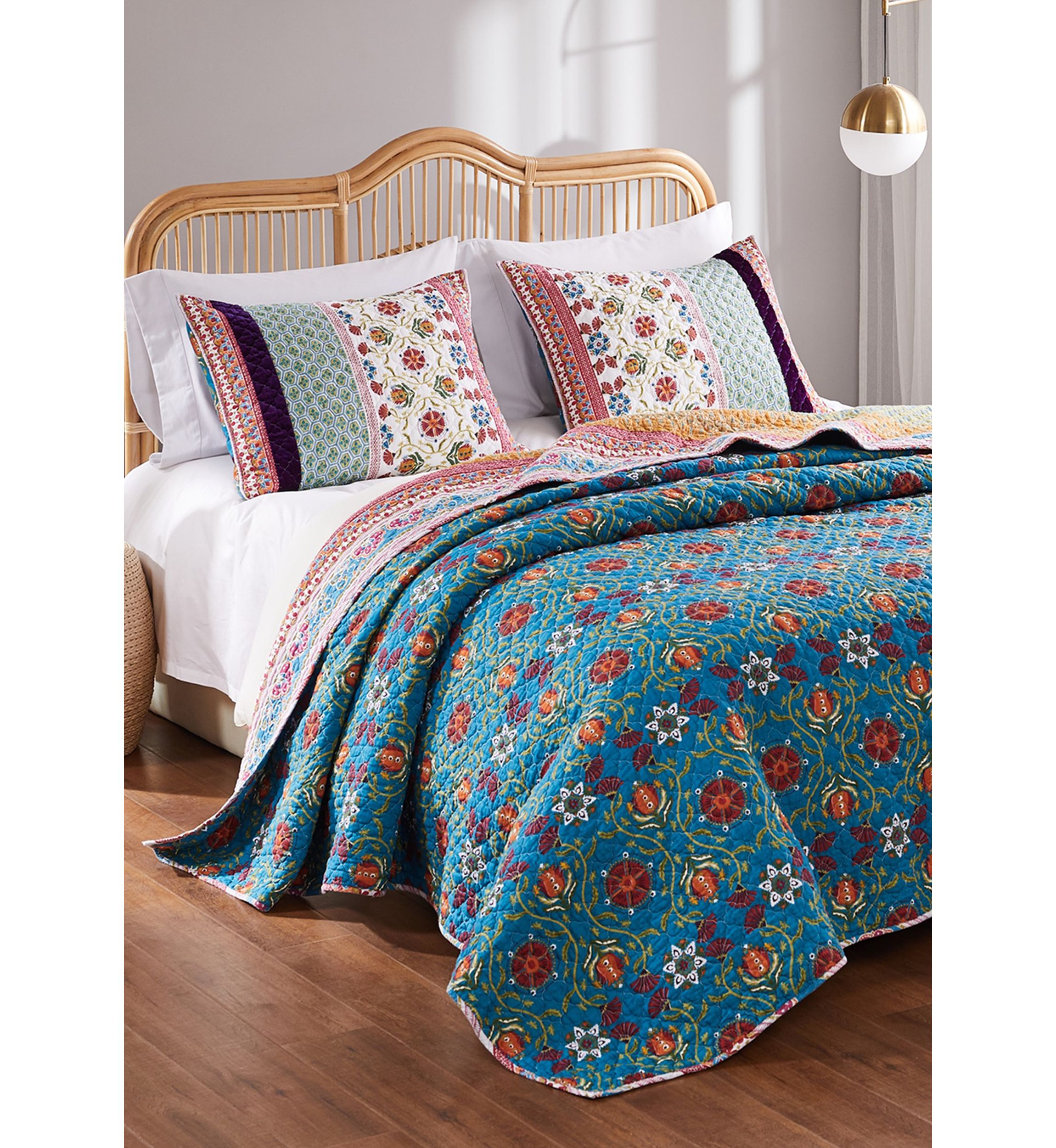 Thalia Quilt and Pillow Sham Set
