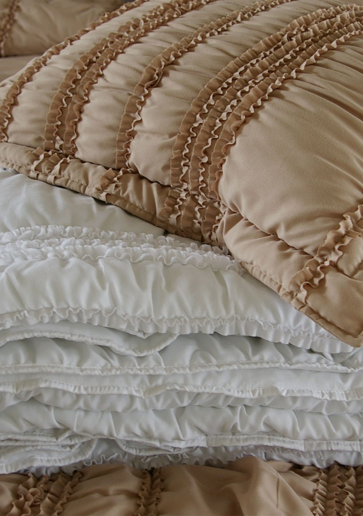 Tiana Quilt and Pillow Sham Set