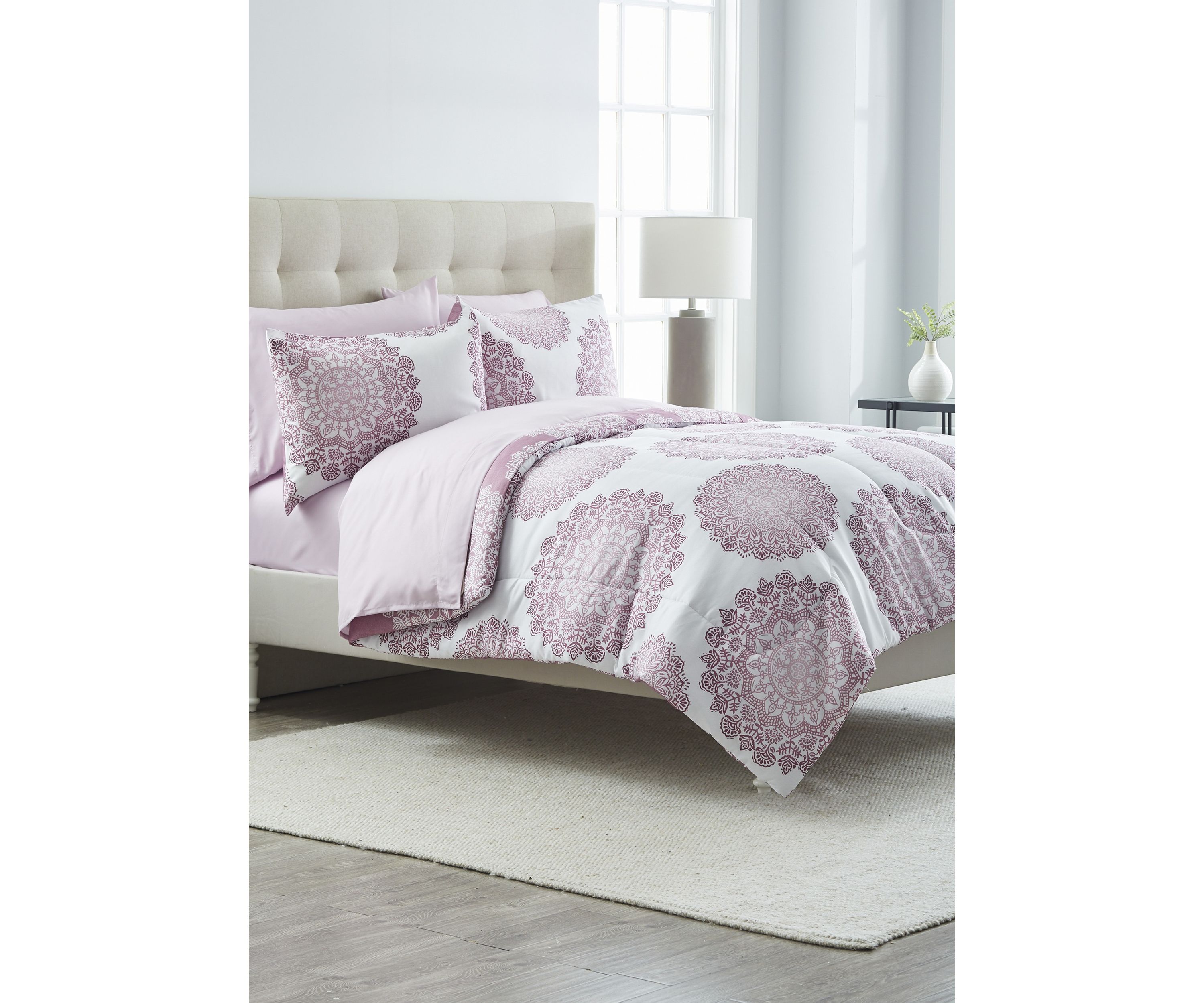 Lucas 7-Piece Bedding Set