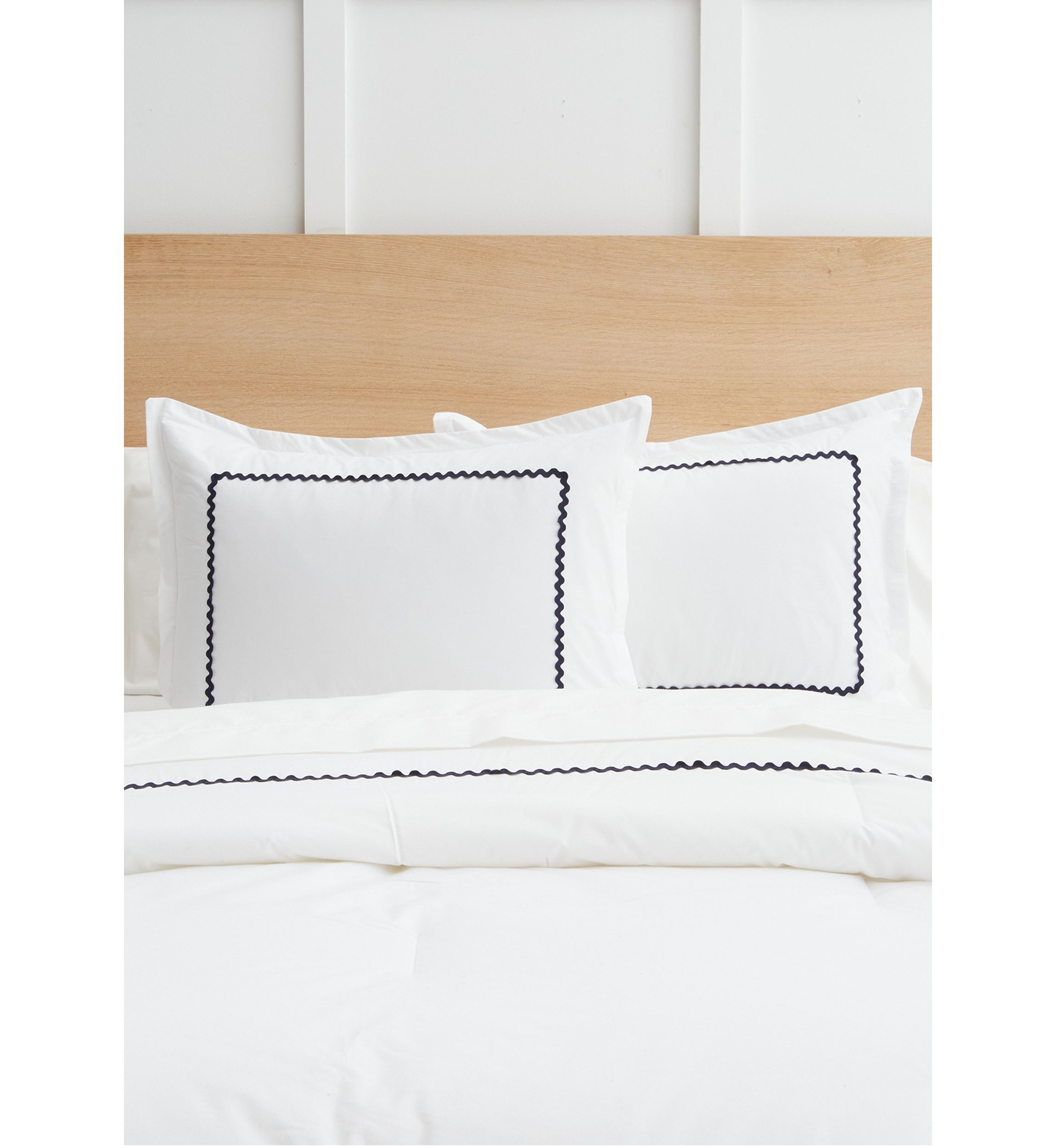 Rickrack Border Comforter Set