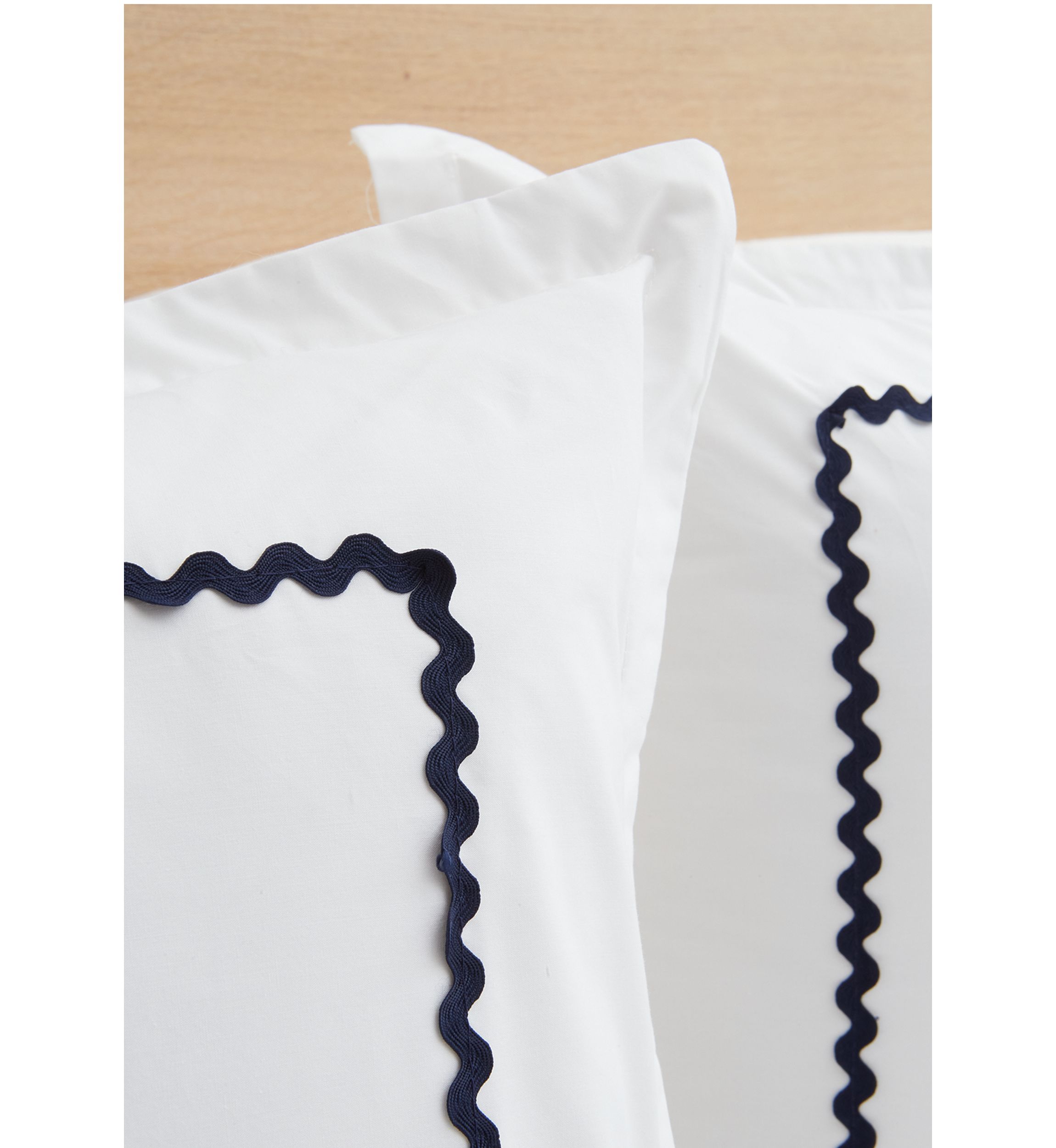 Rickrack Border Comforter Set
